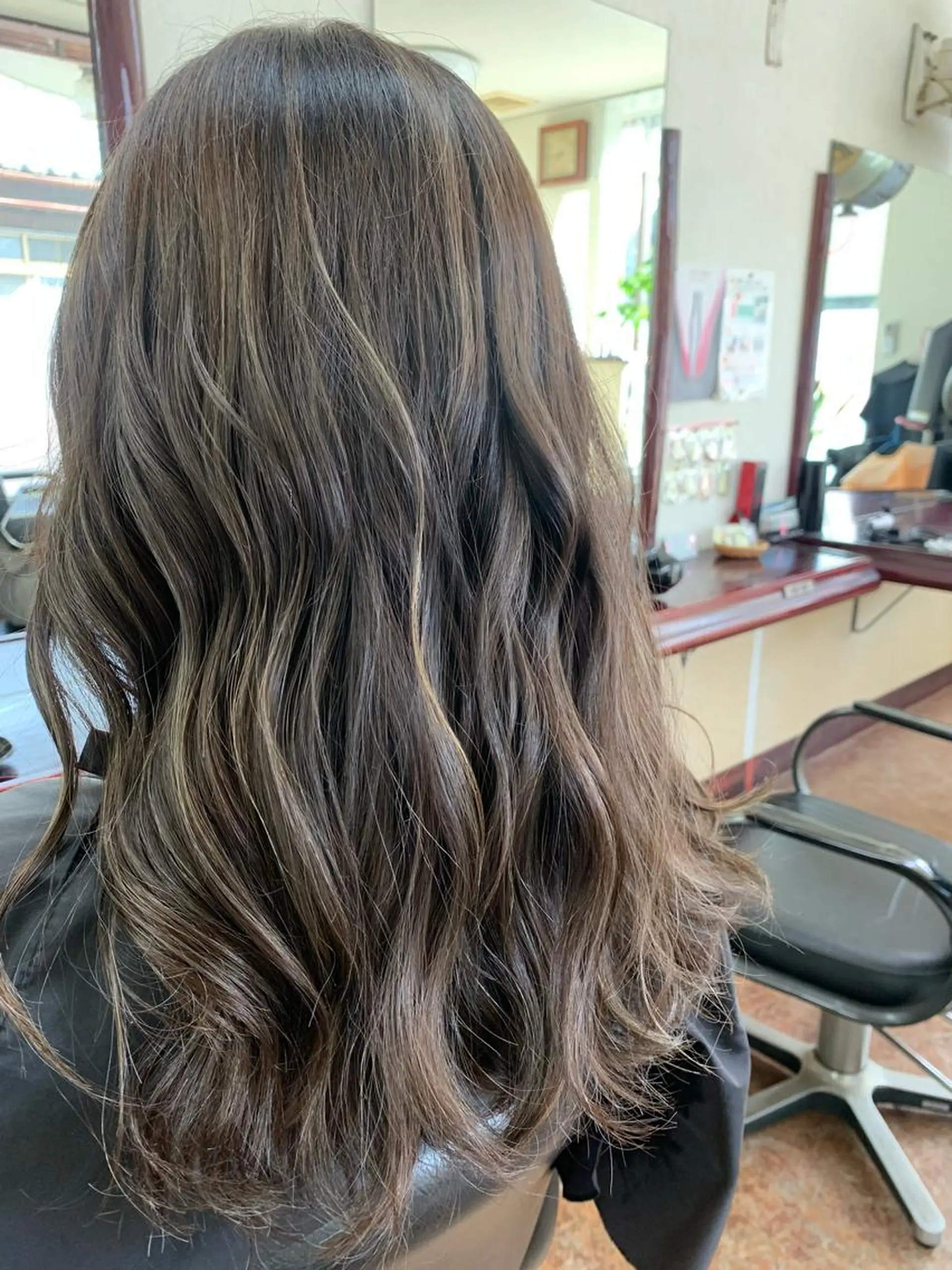 ロング ハイライト 後藤 弓佳のヘアスタイル