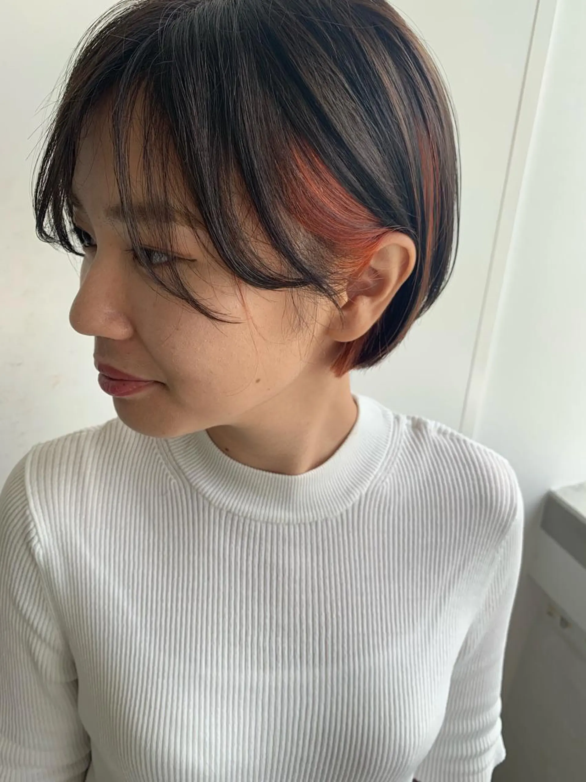 ショート nuu所属・💜ショート💜 ウルフ、ボブ二色亜美のヘアスタイル