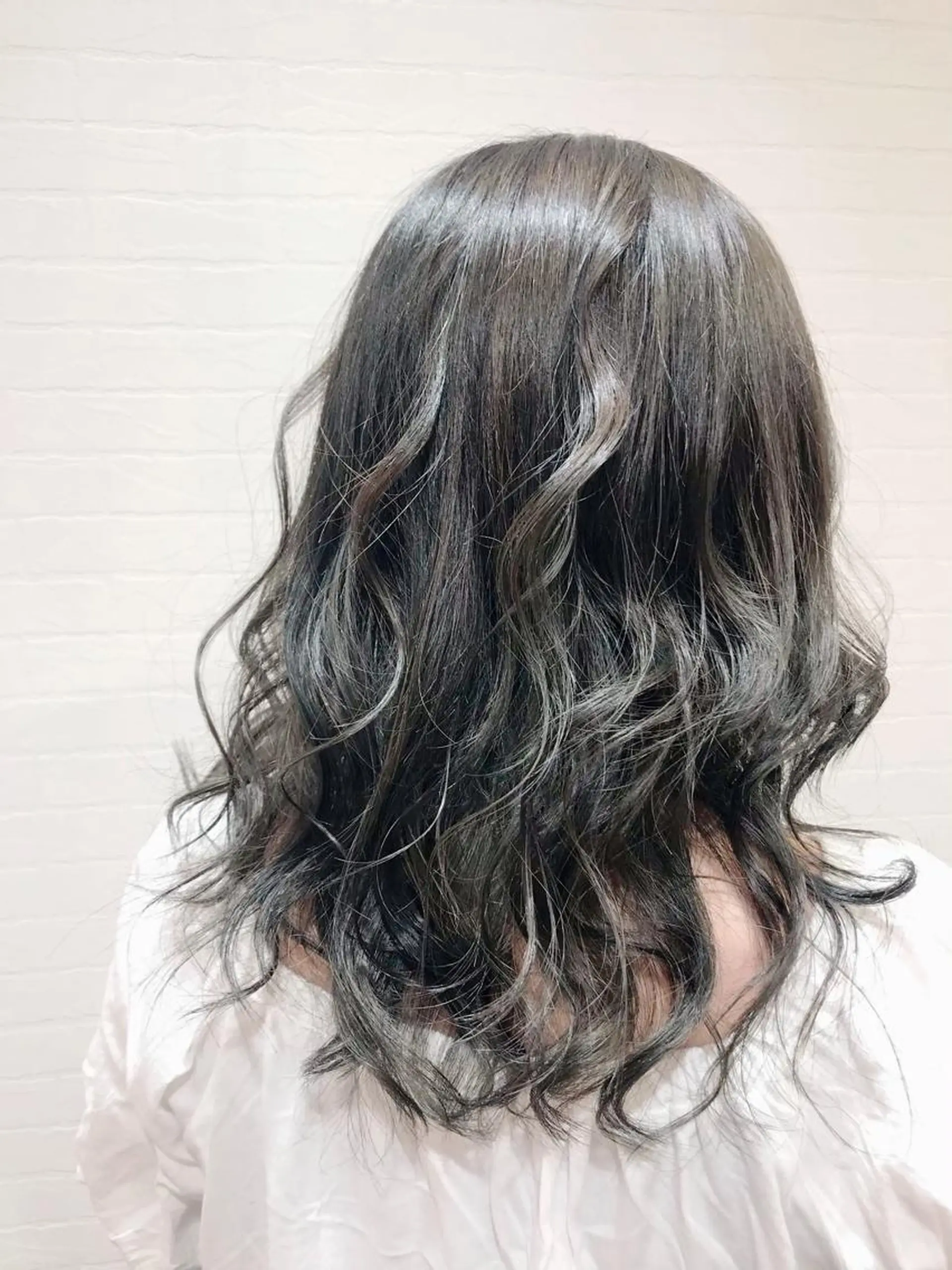 ミディアム カラー アッシュ アッシュグレー GRANLUSSO 〜グランルッソ駅前店所属・木口 嘉美のヘアスタイル