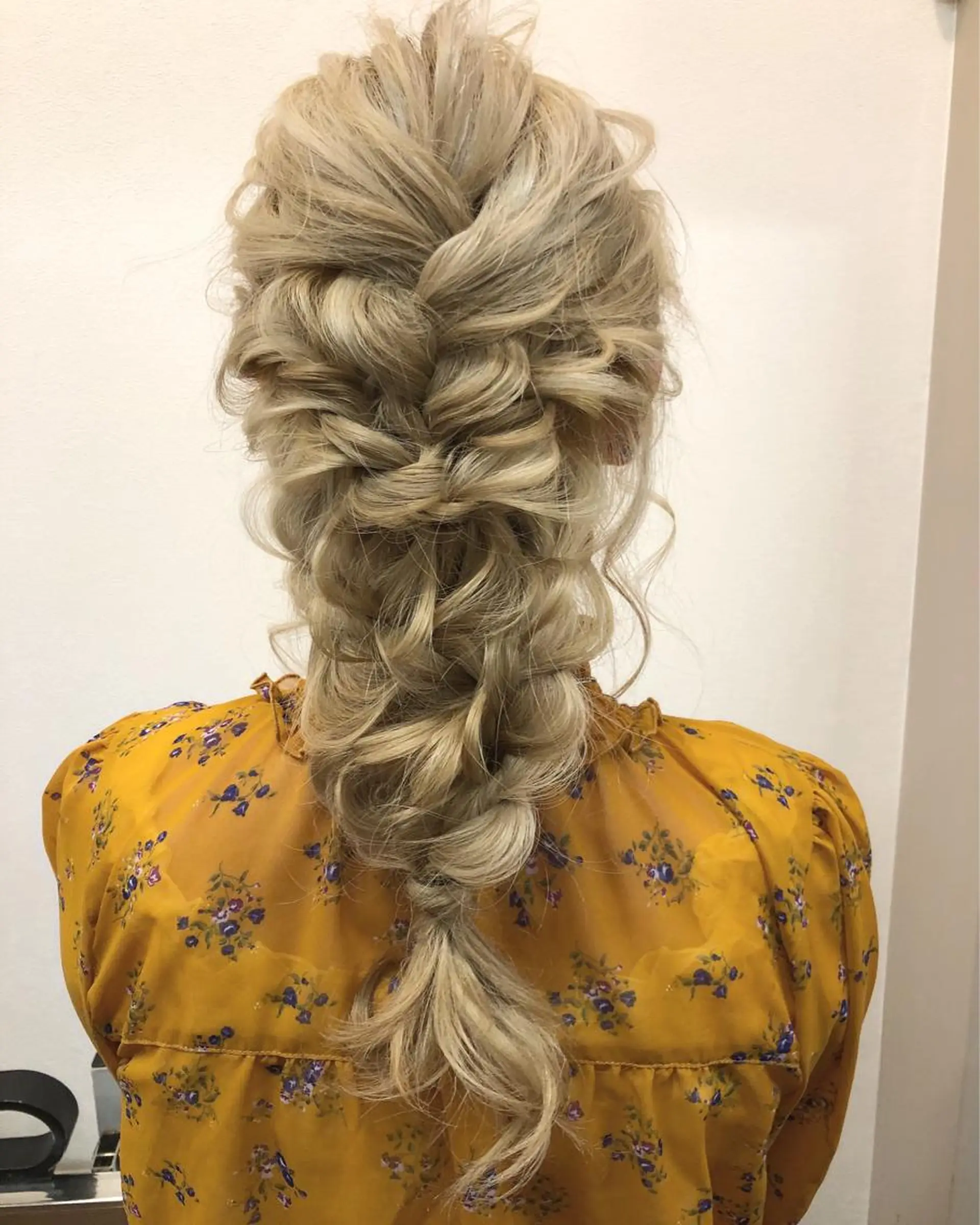 ロング カラー ヘアアレンジ 榎園 由美のヘアスタイル