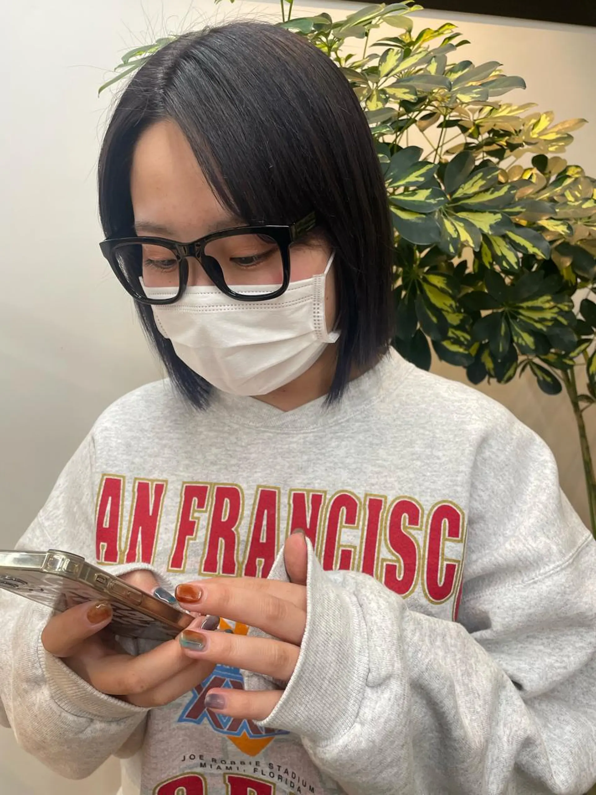 ミディアム カラー yuika .のヘアスタイル