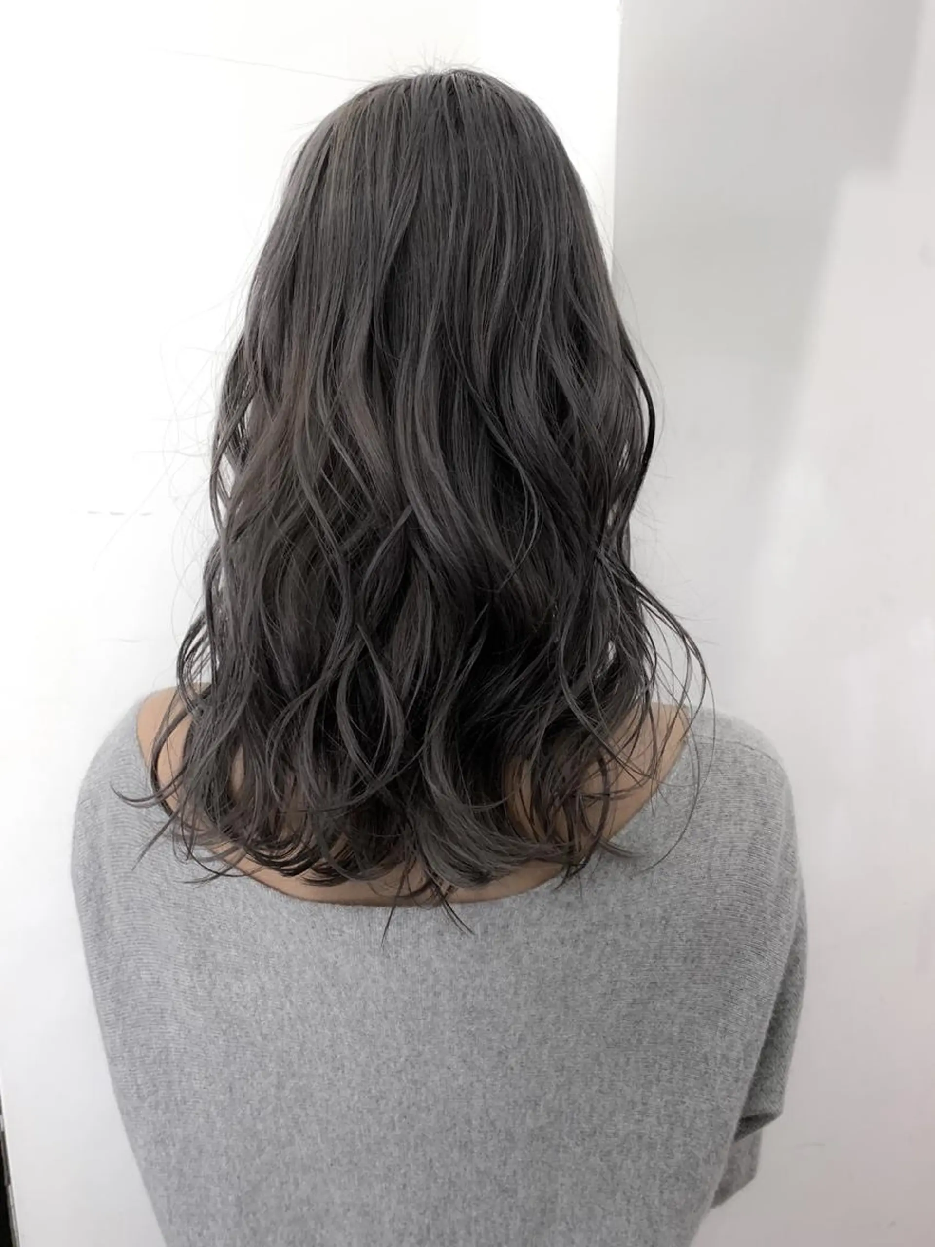 ロング カラー ネイビーカラー エクステ（レミー毛） NINEのヘアスタイル