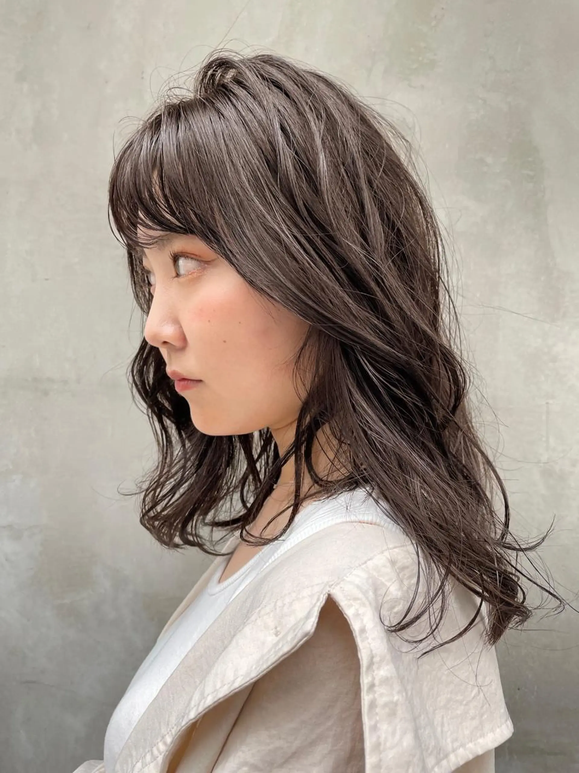 ミディアム カット ヘアカラー 井上 亜海のヘアスタイル
