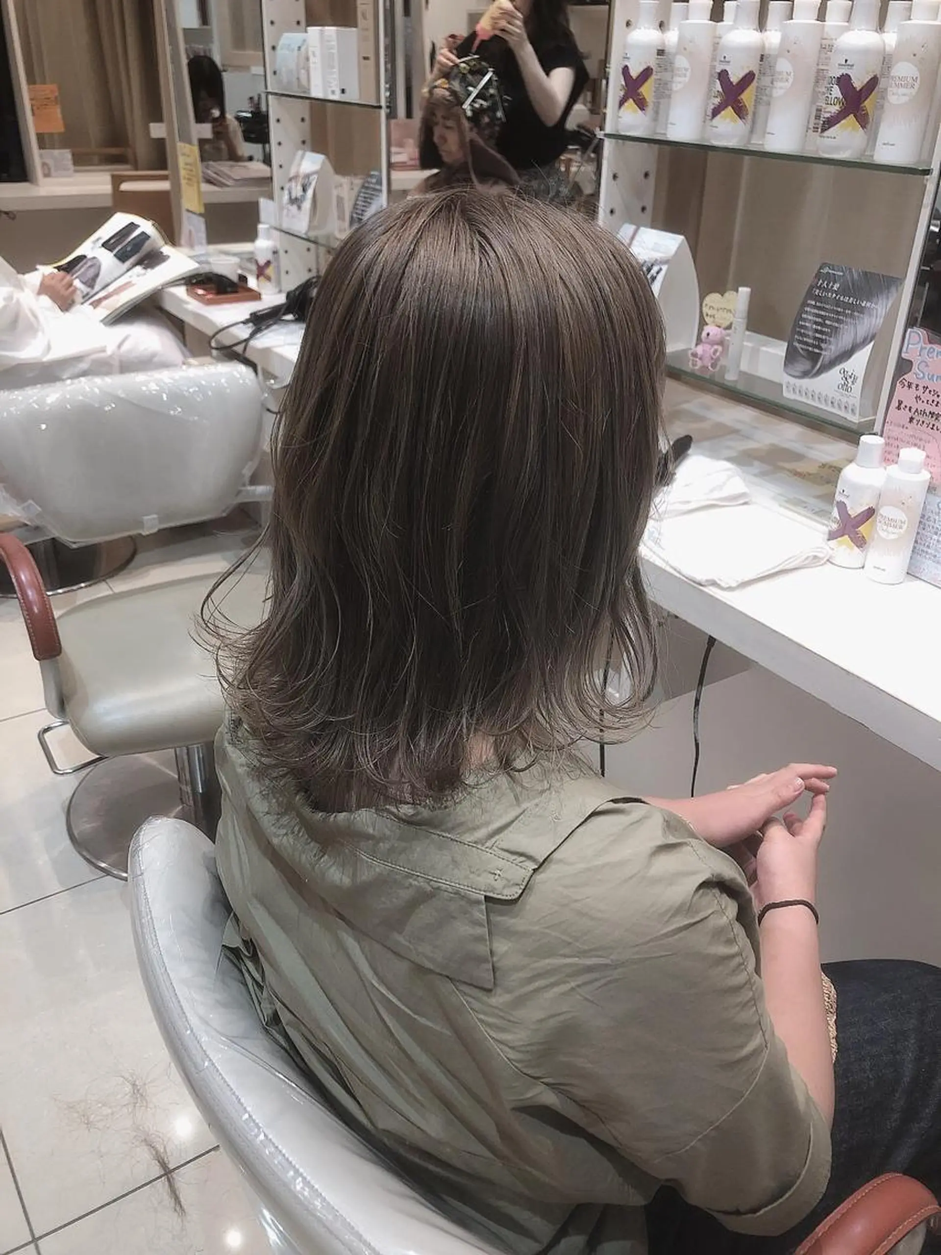 ミディアム カラー ベージュカラー ハイトーンカラー はだゆうき @hadadan08のヘアスタイル