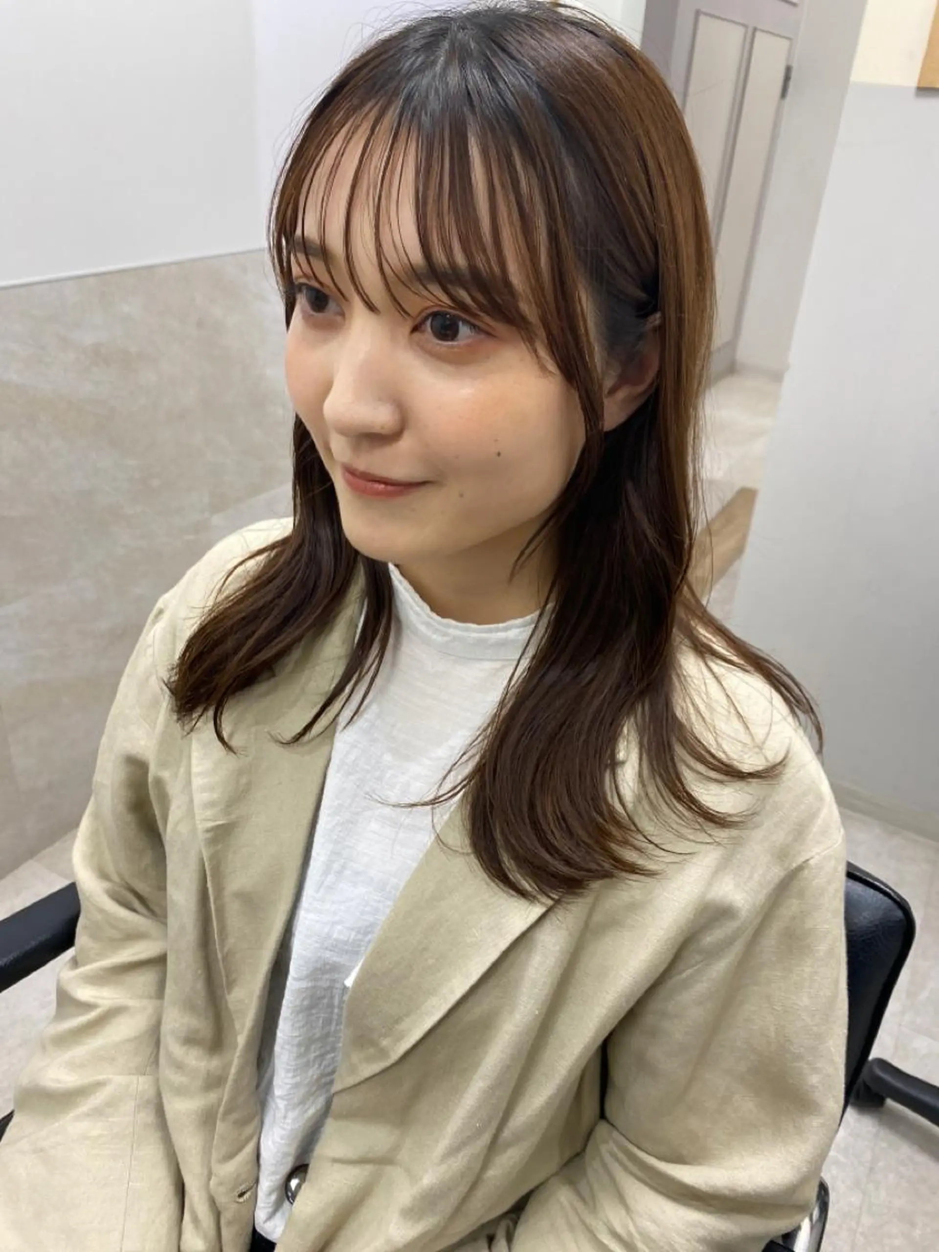 セミロング カラー THE DAY所属・AKI HASHIMOTOのヘアスタイル