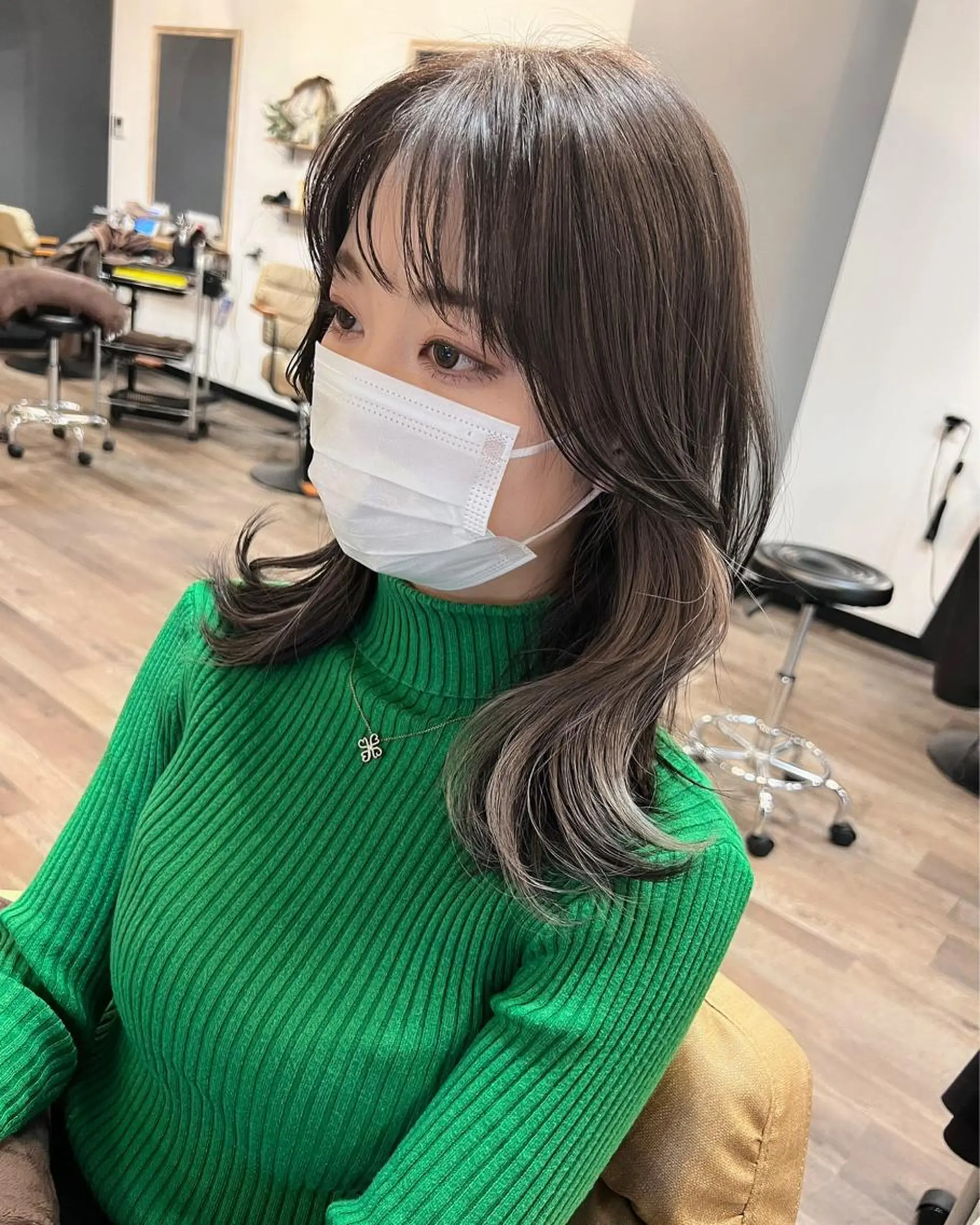 ミディアム カット ヘアカラー 安井 貞好のヘアスタイル