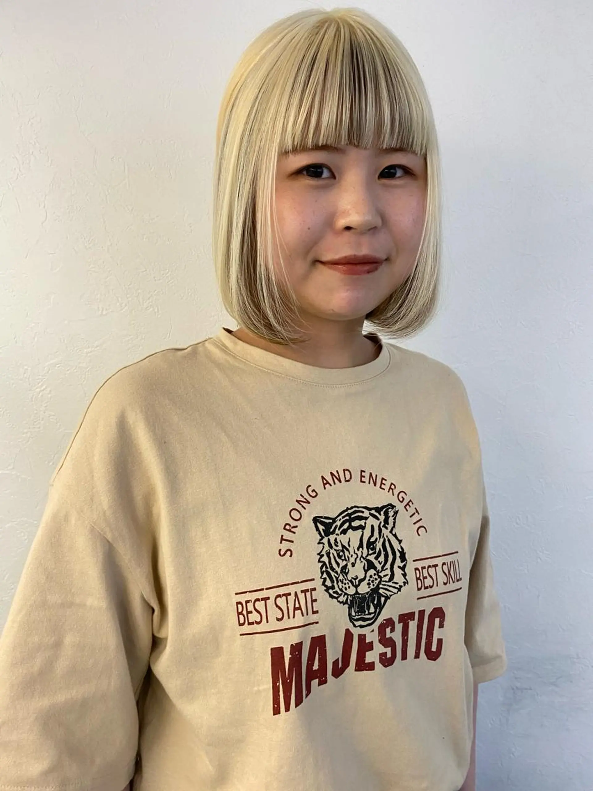 ショート カラー ブリーチ デザインカラー ヘアカラー 森貴裕/ベージュ/ パーマ/オリーブのヘアスタイル