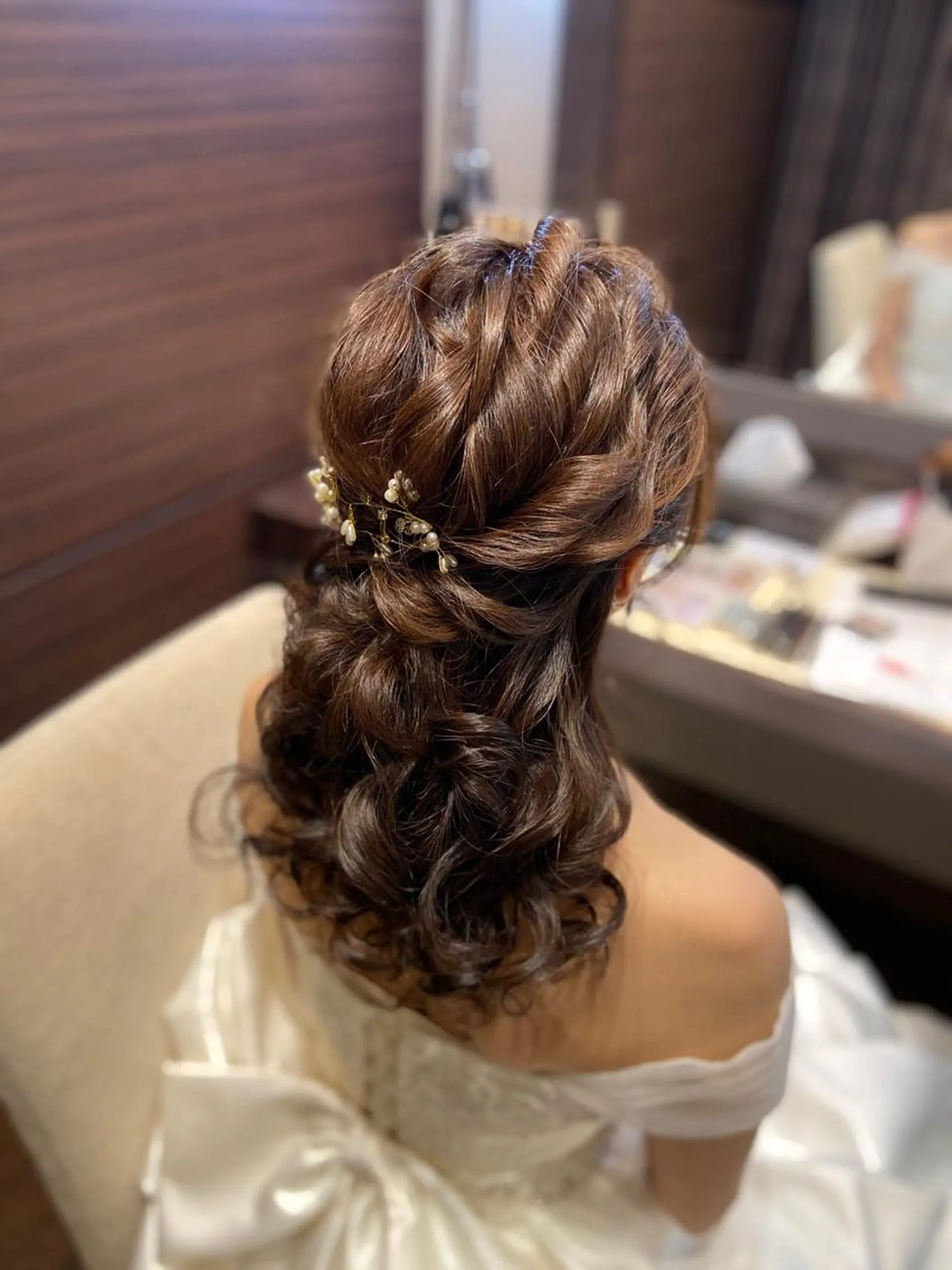 セミロング ヘアアレンジ ハーフアップ ヘアアンドメイクムタ 新居のヘアスタイル