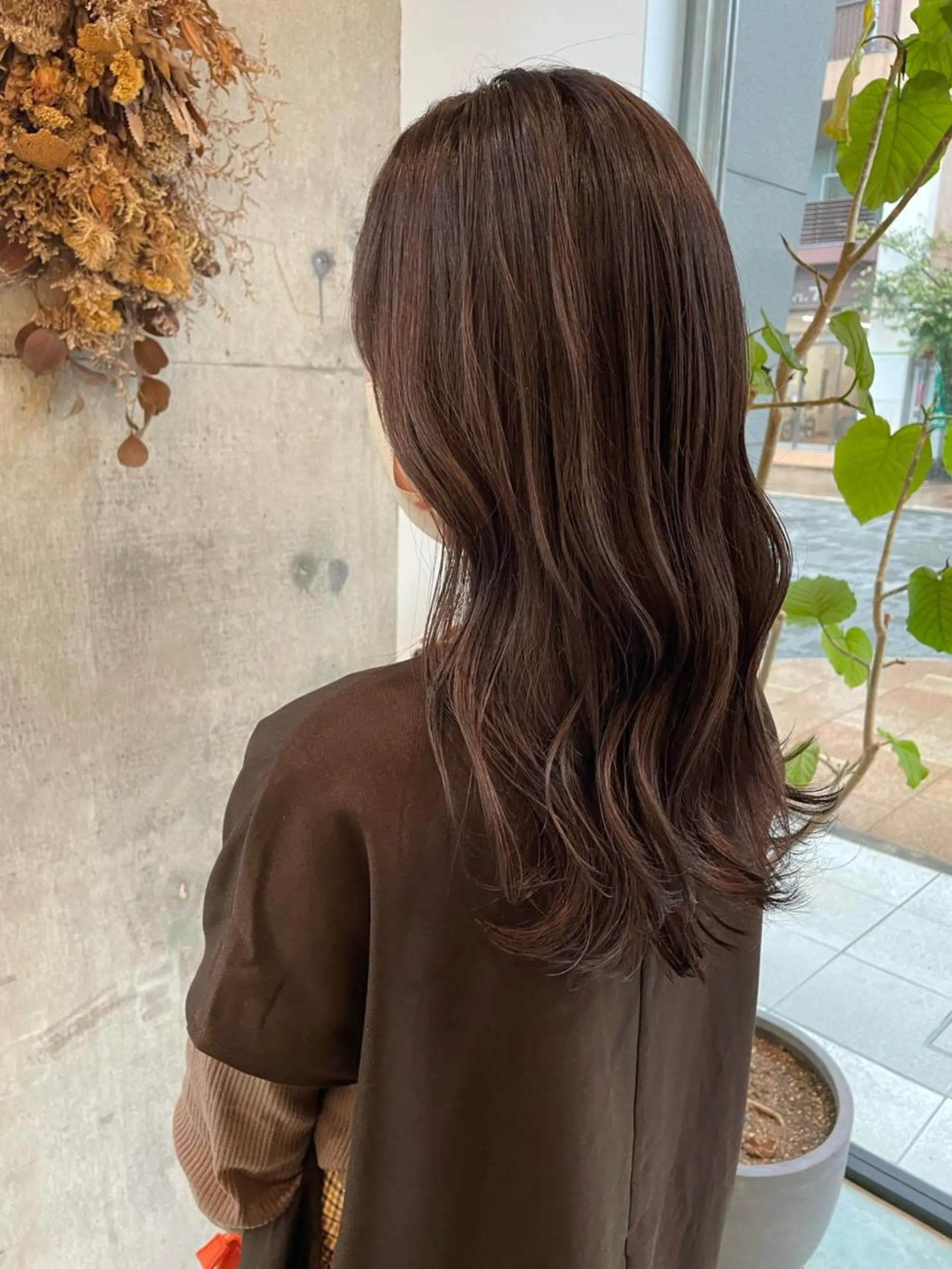 ロング カラー ブラウンカラー ラベンダーカラー Hair Design lima所属・耳つぼ/クロスパーマ /イシグロのヘアスタイル