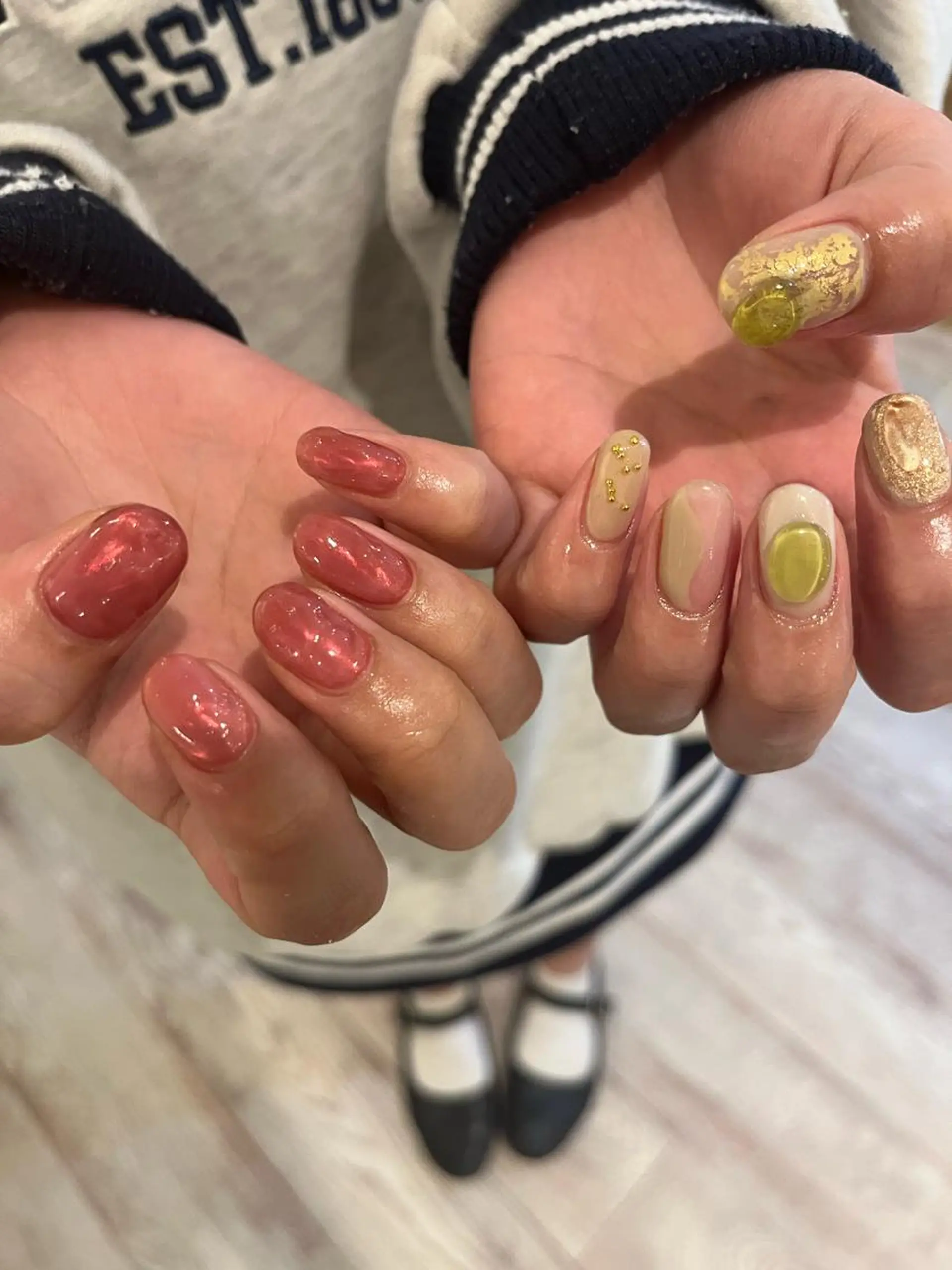 ネイル ハンドネイル une／YUKINA 🫧大人nuanceのネイルデザイン