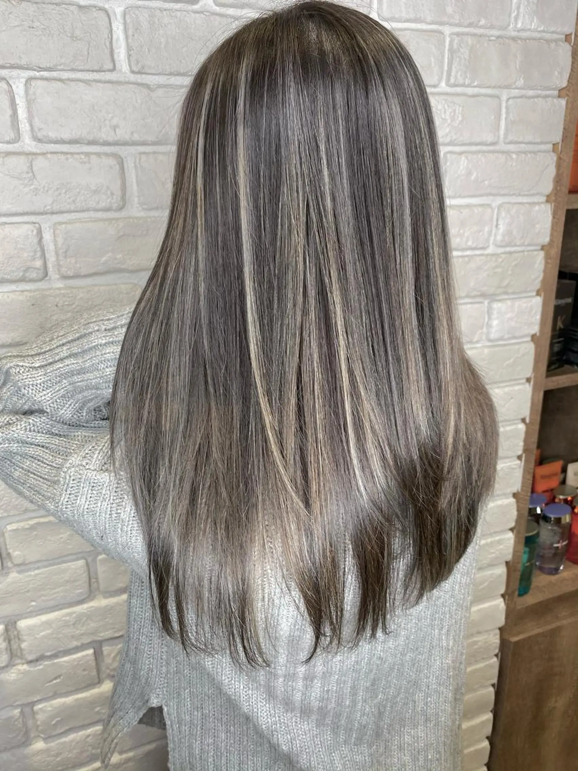 セミロング カラー ハイライトカラー ハイライト 森本 笑のヘアスタイル