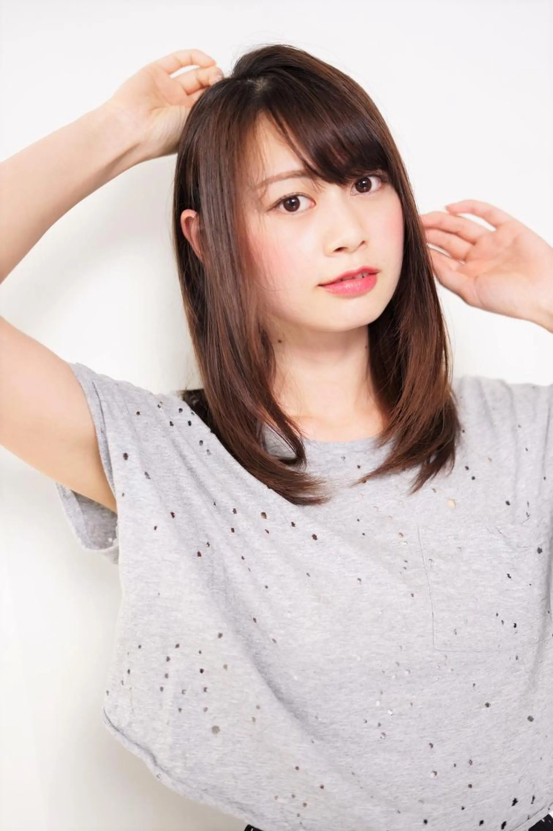 セミロング カラー 前髪縮毛矯正 高野開弦ハイトーンのヘアスタイル