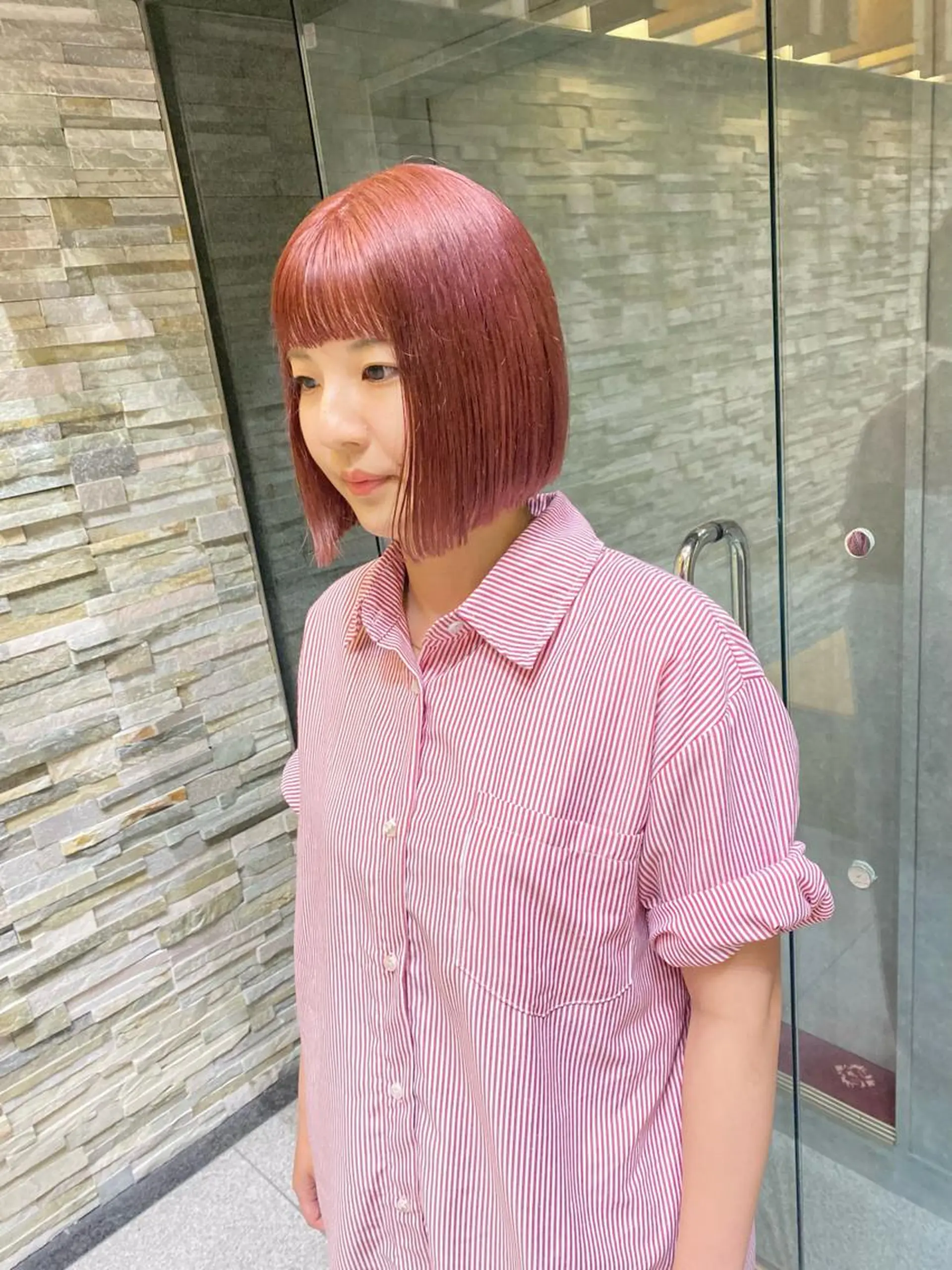 ミディアム 髪と音処　マトぺ所属・デザインカラー/ボブ ブリーチカラー/ユリのヘアスタイル