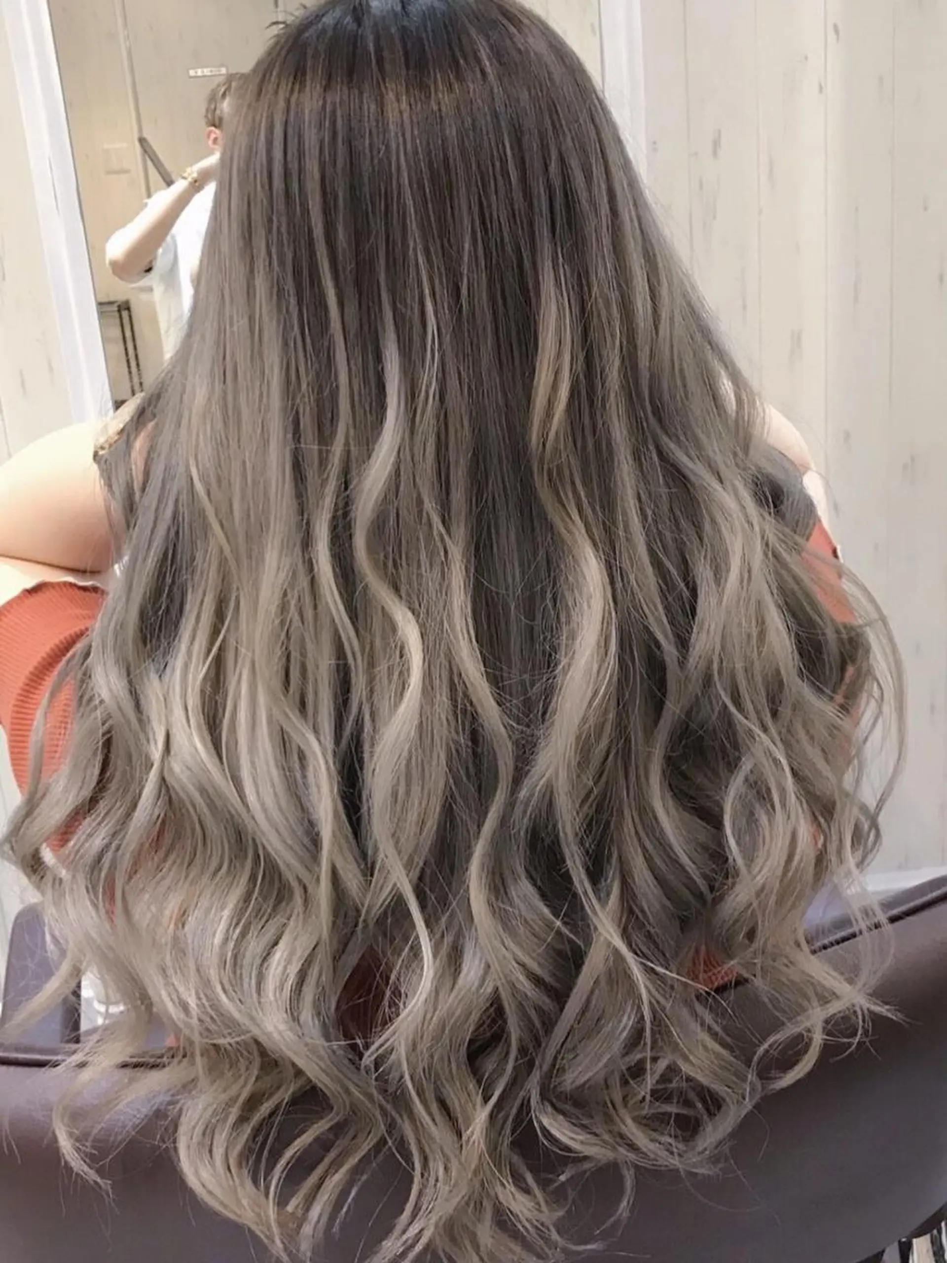 ロング カラー ヘアアレンジ Device ディバイスのヘアスタイル