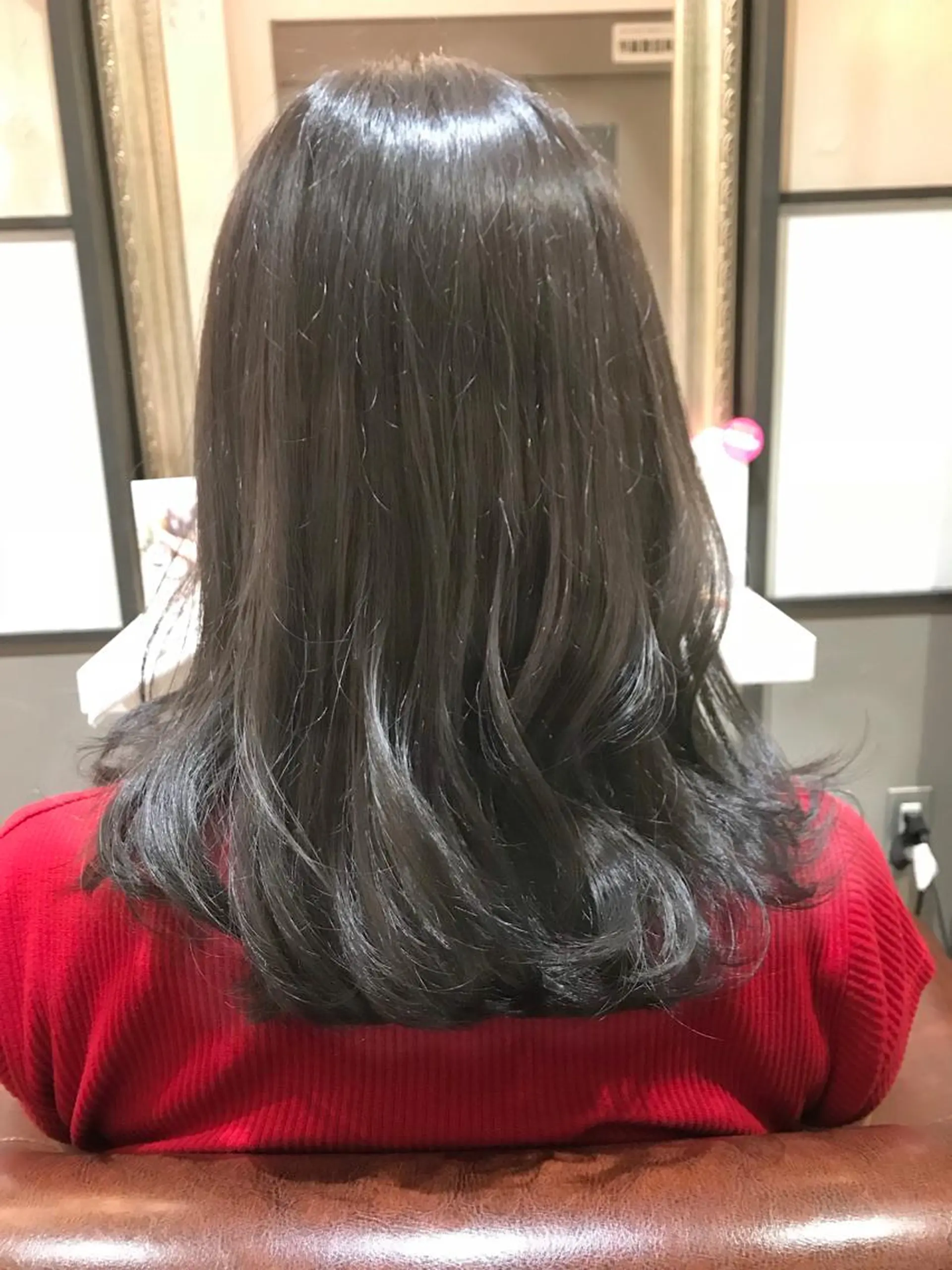 セミロング ヘアカラー トリートメント Avery NEWYORK所属・Avery SHINのヘアスタイル