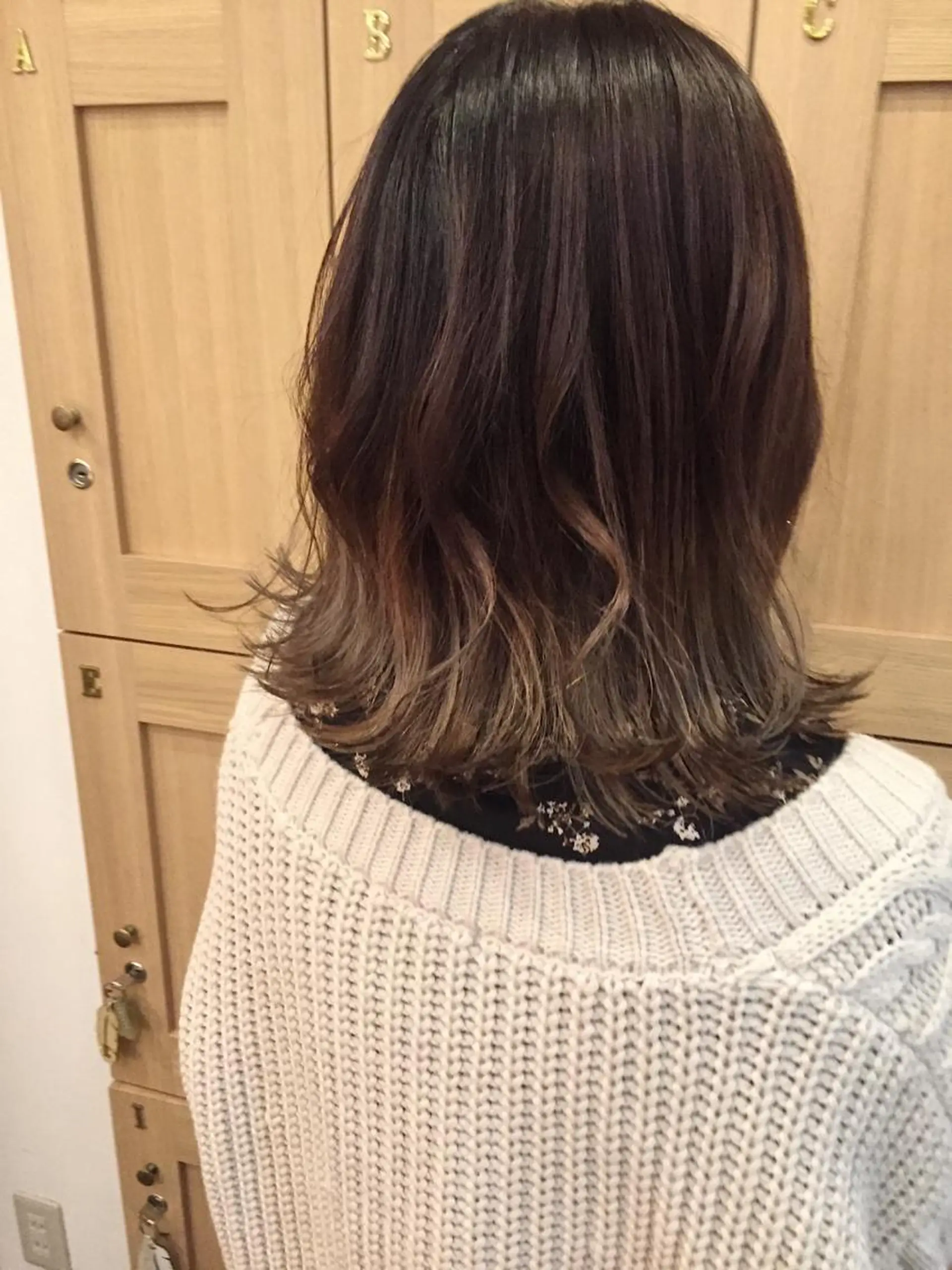 ミディアム カラー グラデーションカラー グレージュ ヘアカラー トリートメント ヘアセット カラー特化サロン大阪 ルービック江坂/新城のヘアスタイル