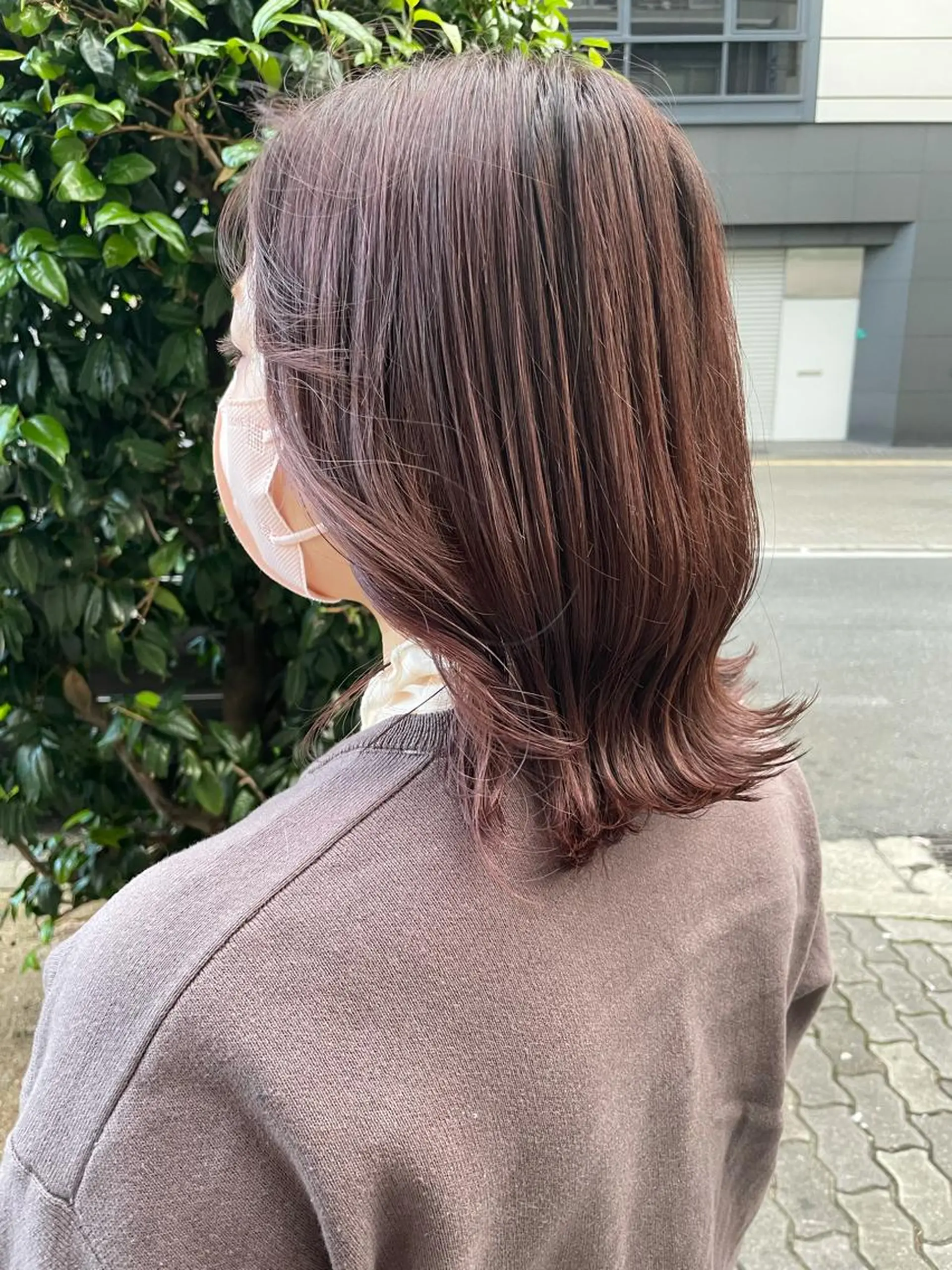 ミディアム カラー akane .のヘアスタイル