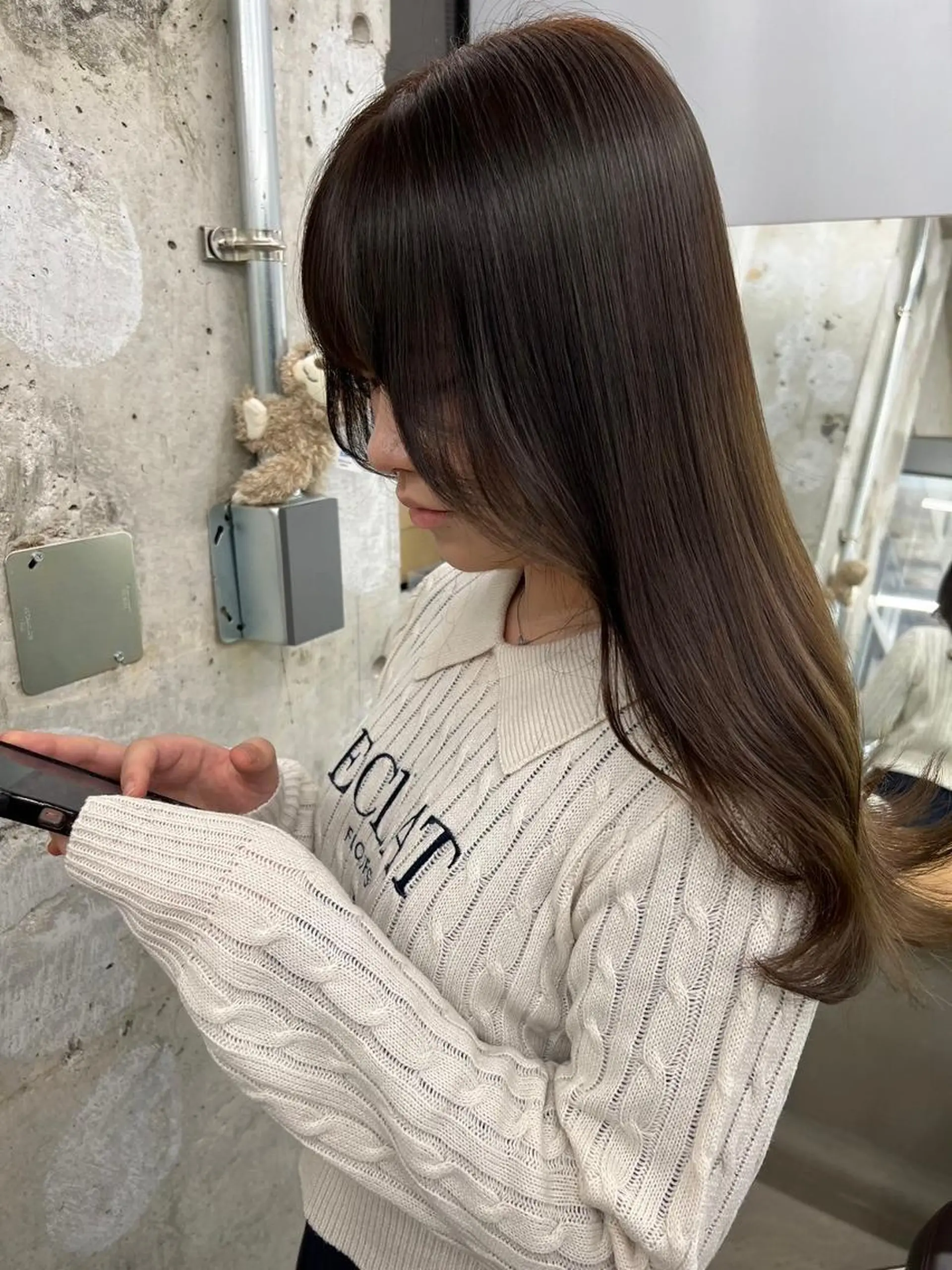 ミディアム カラー パーマ ヘアアレンジ ミディアムパーマ アディクシーカラー ベージュカラー ケアカラー 透明感カラー カット トリートメント ヘアケア特化型サロン newi 梅田のヘアスタイル