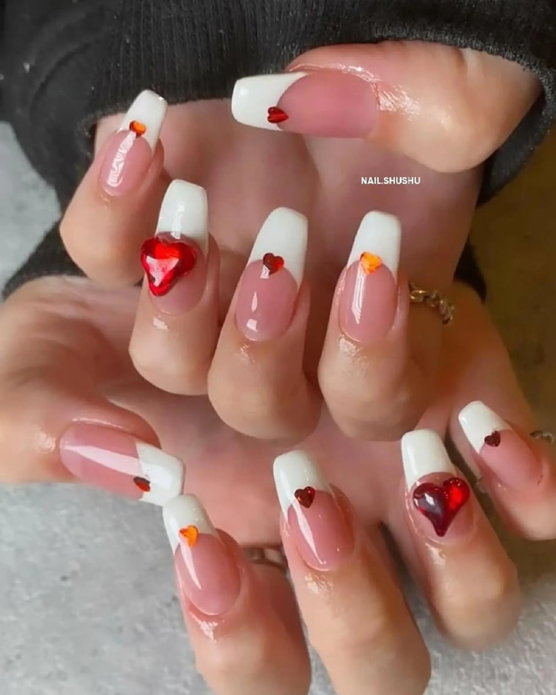 ネイル 持ち込み ニュアンスネイル シンプルネイル 冬ネイル 3dパーツ/流行り 👧shushu❤️のネイルデザイン