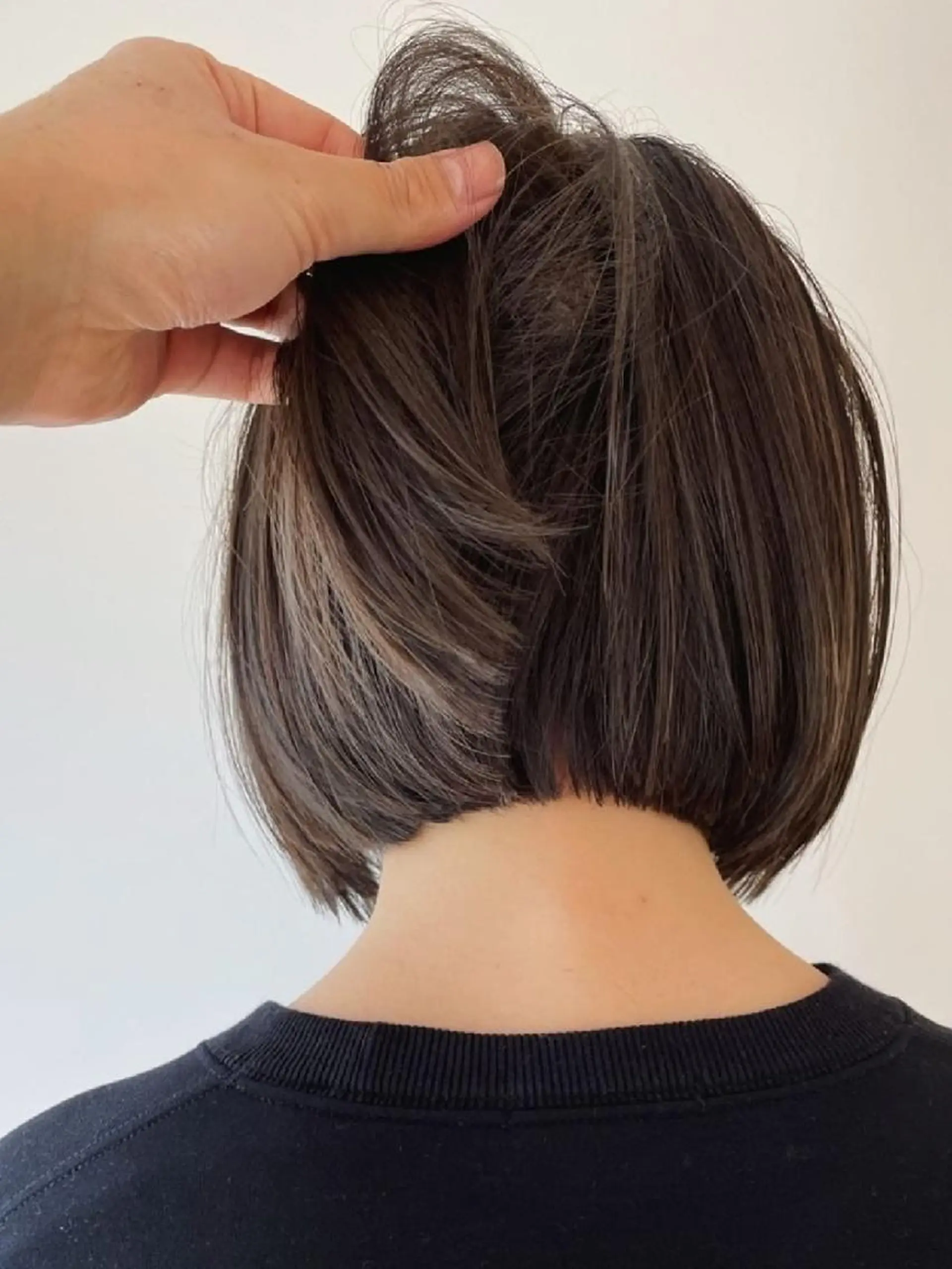 ショート カット ⭕鏡のような劇艶× 自然なストレート⭕️のヘアスタイル