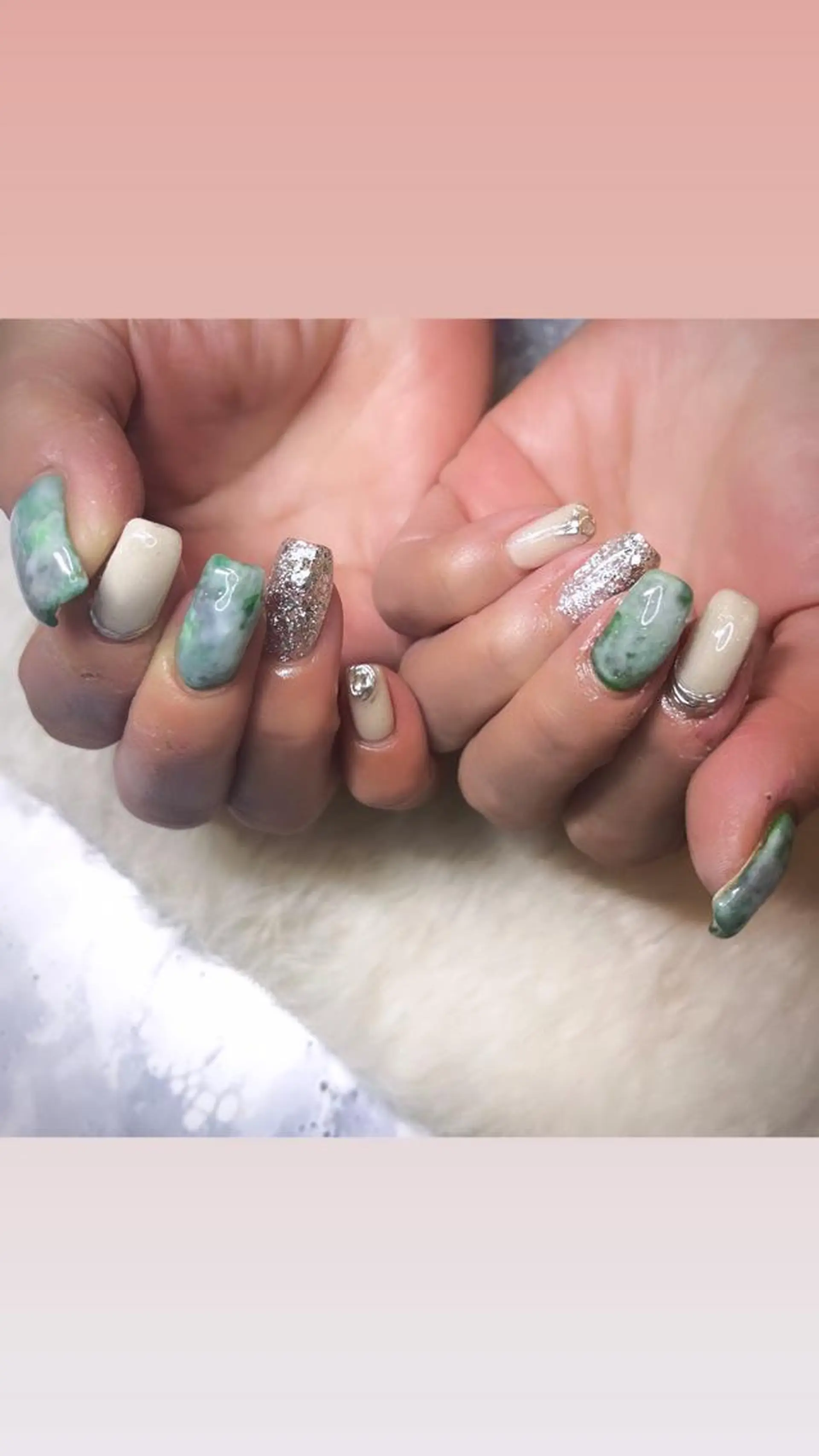 セミロング ネイル デート 小顔カット ジェルネイル ハート キラキラネイル MKY salonのネイルデザイン