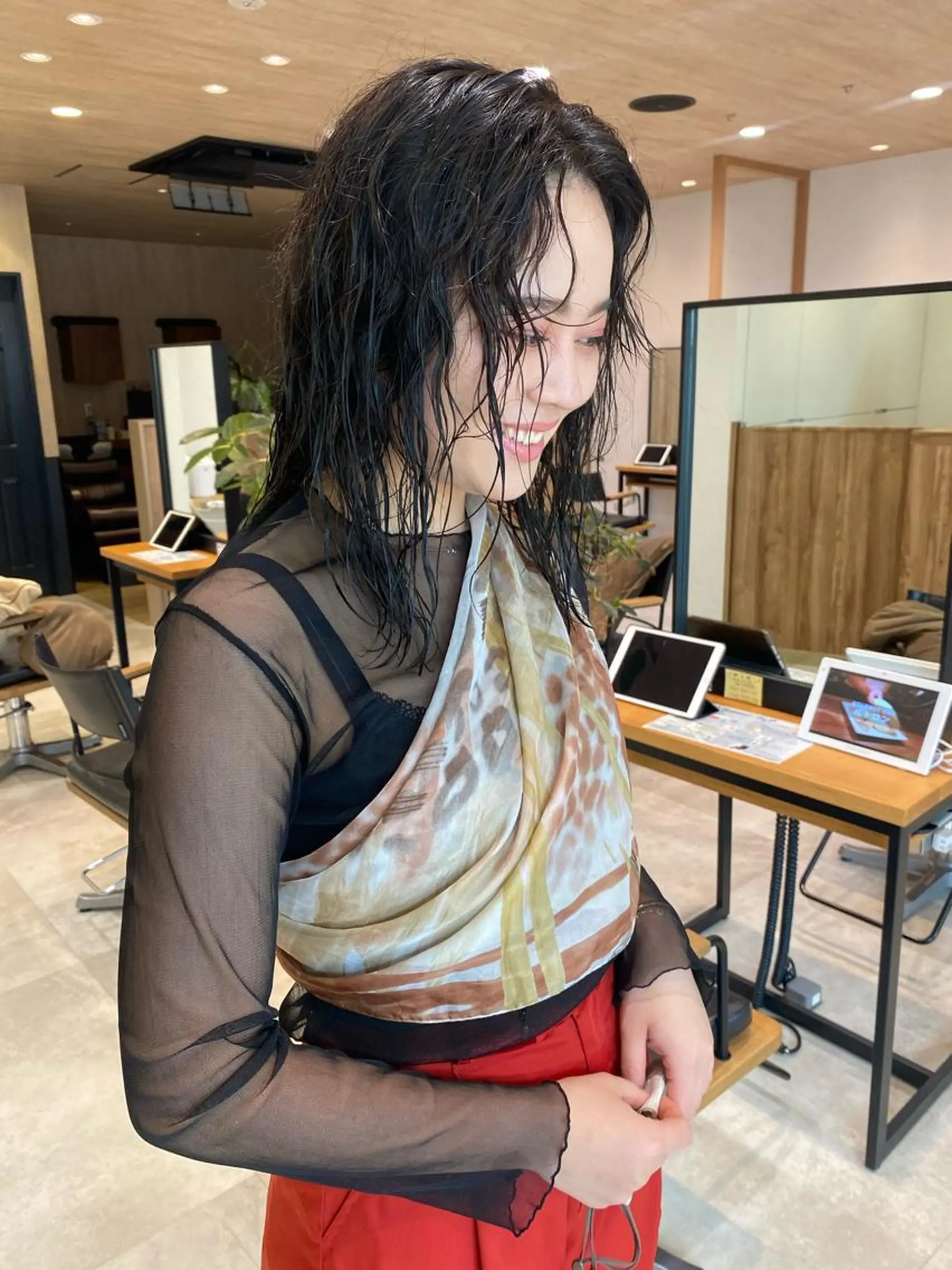 セミロング カラー パーマ セミロングパーマ ニュアンスパーマ ヘアカラー パーマ パーマ指名No1 /namiのヘアスタイル