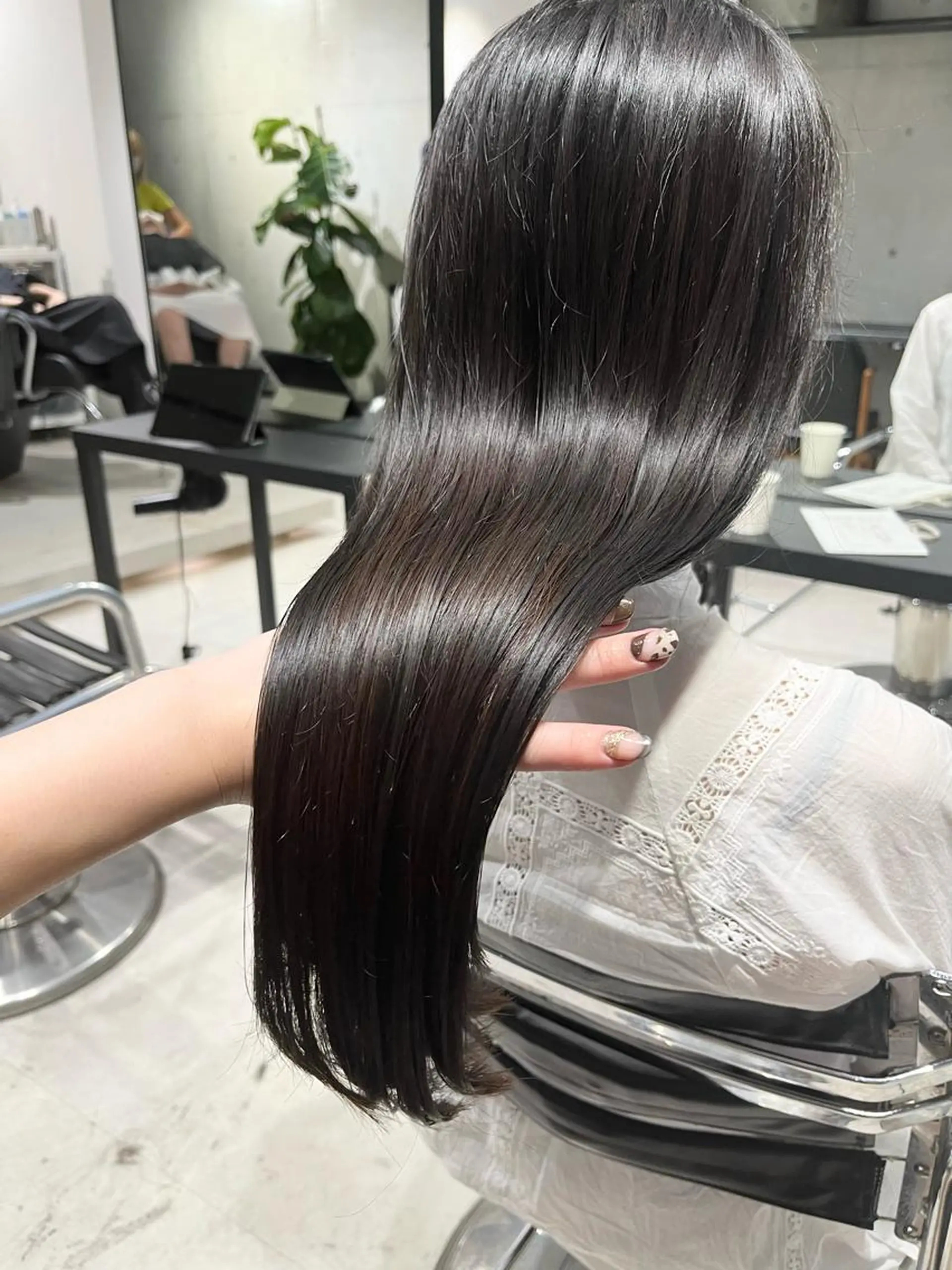 ロング カラー カット ヘアカラー トリートメント ヘッドスパ 透明感/オリーブ/ グレージュ/YUKAのヘアスタイル