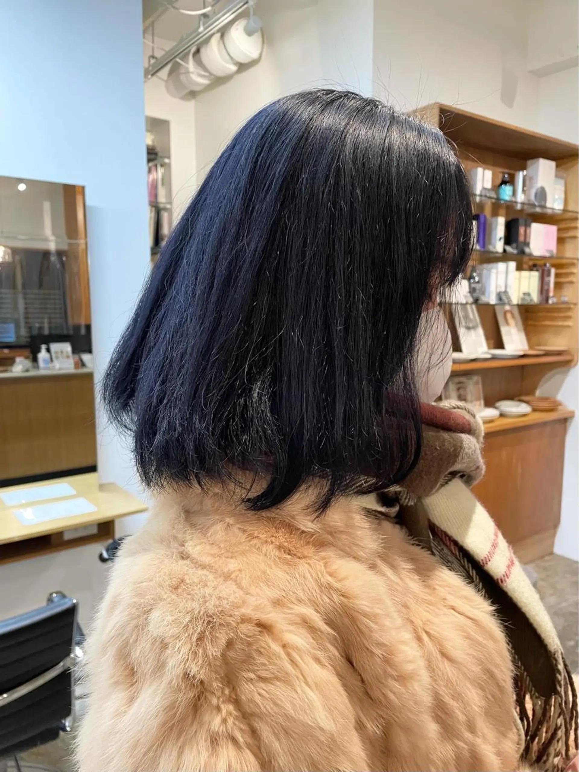 ミディアム オリーブカラー 長谷川のヘアスタイル