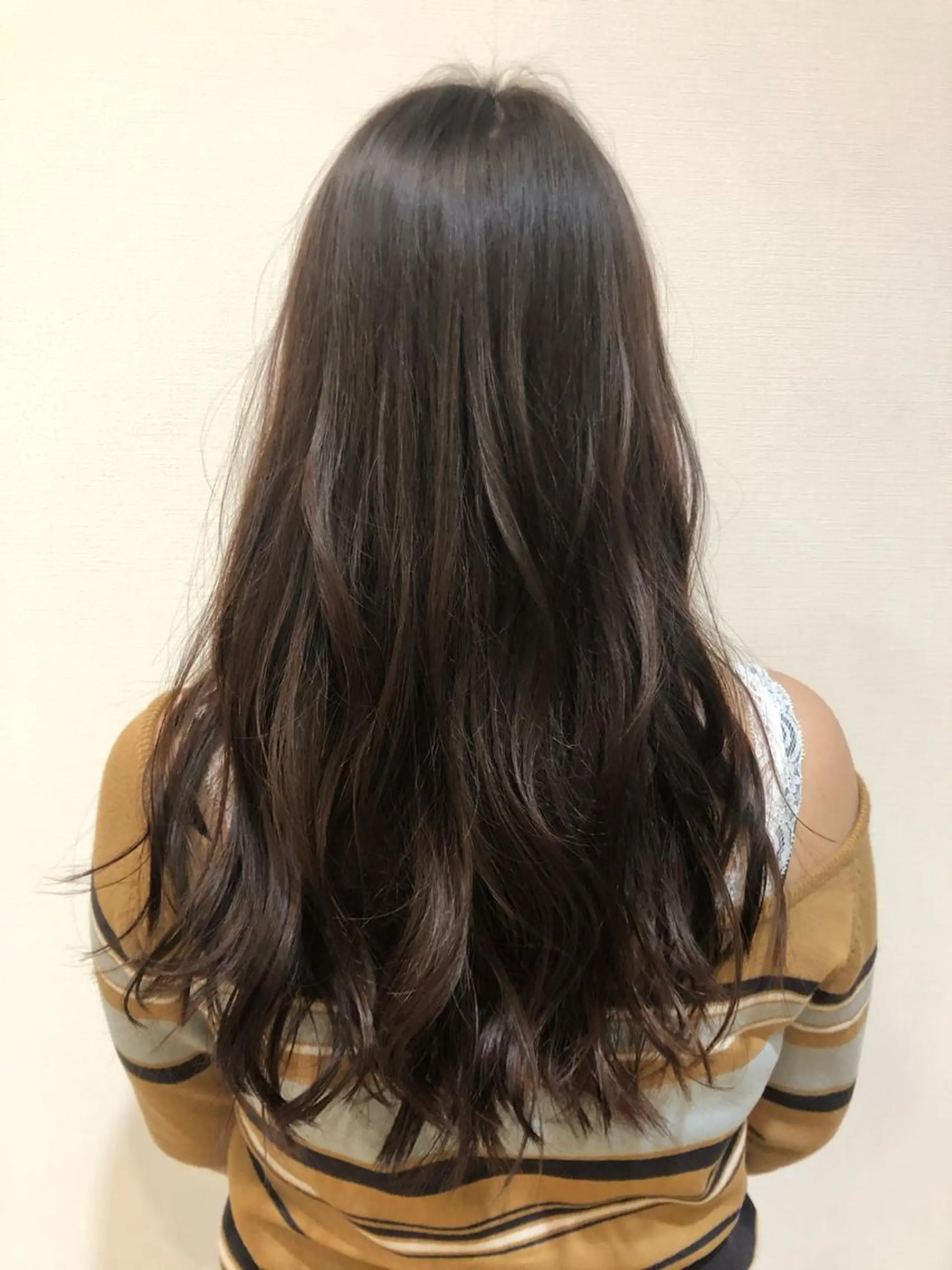 ロング ピンクブラウン Linda　Hiro所属・坂下 麻梨奈のヘアスタイル