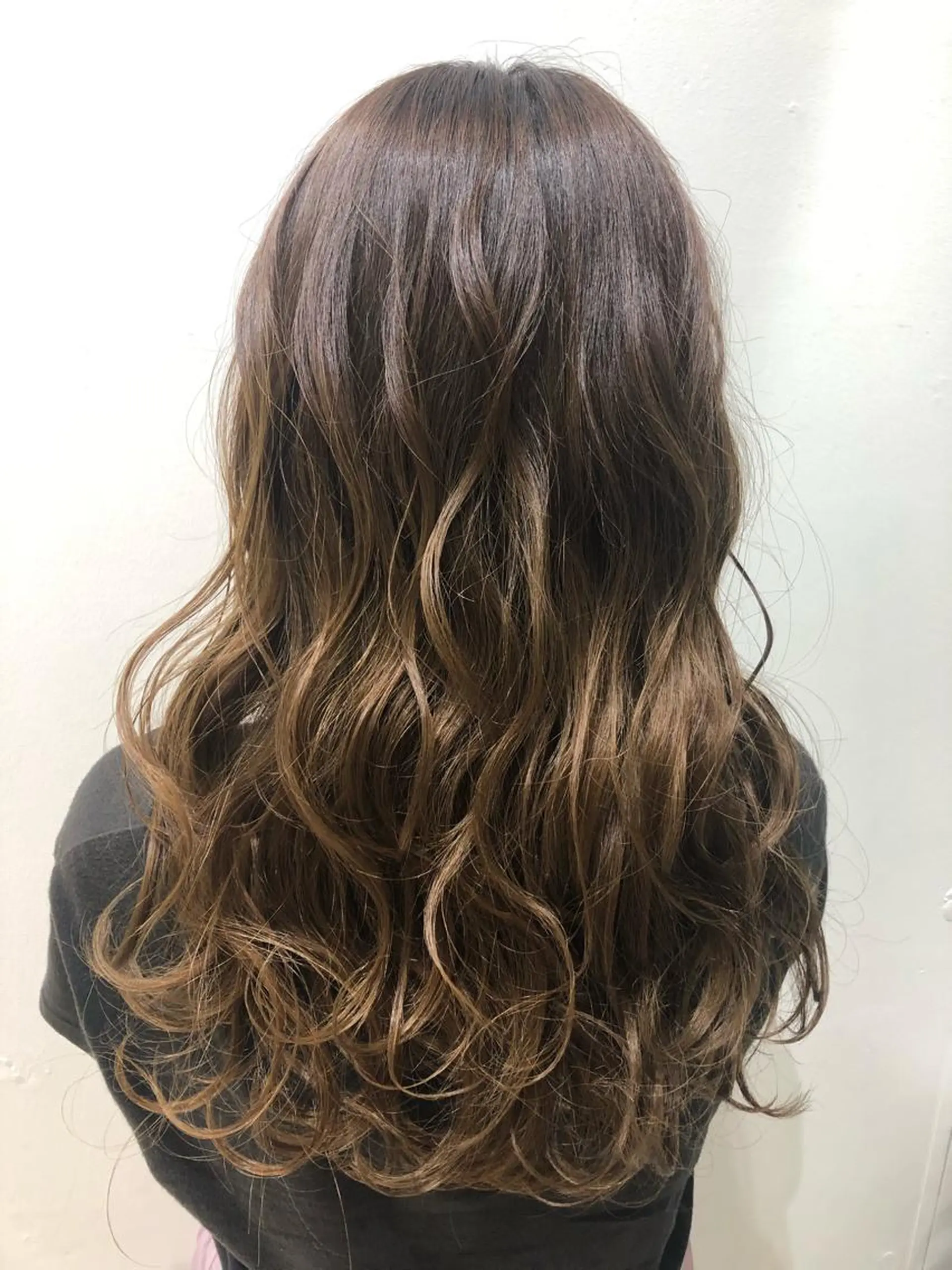 ロング カラー エクステ／インナー カラー 礒野朱里のヘアスタイル