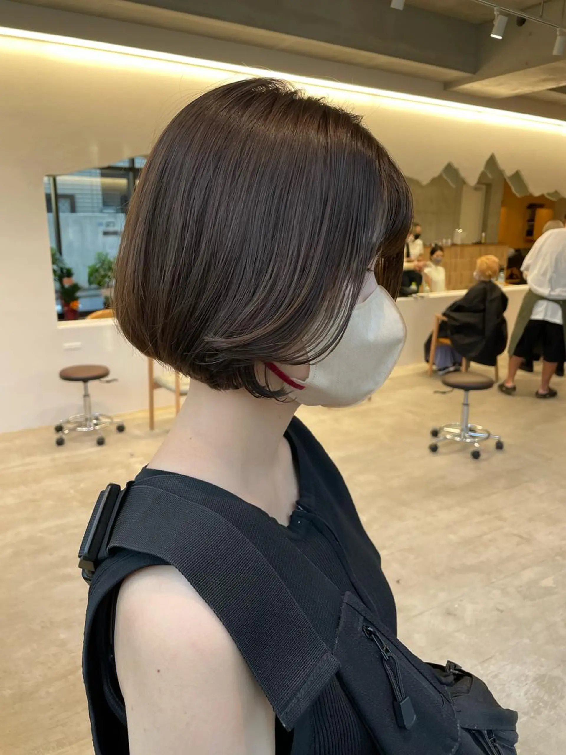 ショート カラー ヘアアレンジ アイブロウ ミニボブ/ブリーチ 🌈MISATOのヘアスタイル