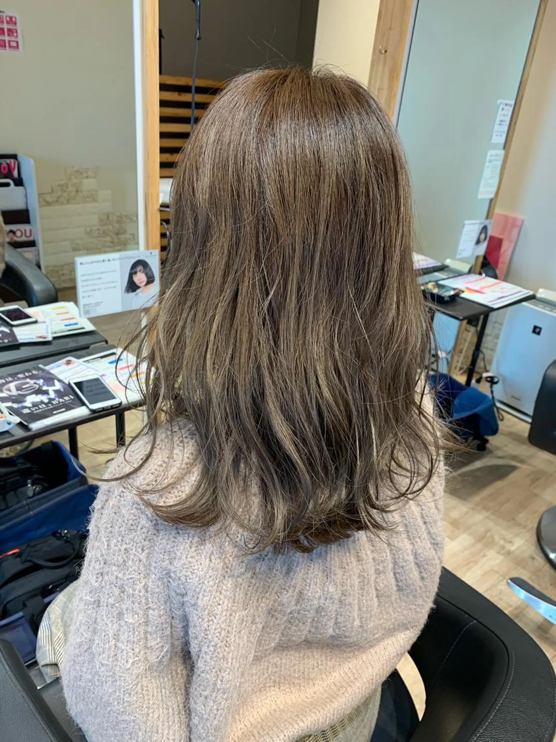 ミディアム カラー ベージュカラー ヘアカラー 大久保 隆蔵のヘアスタイル