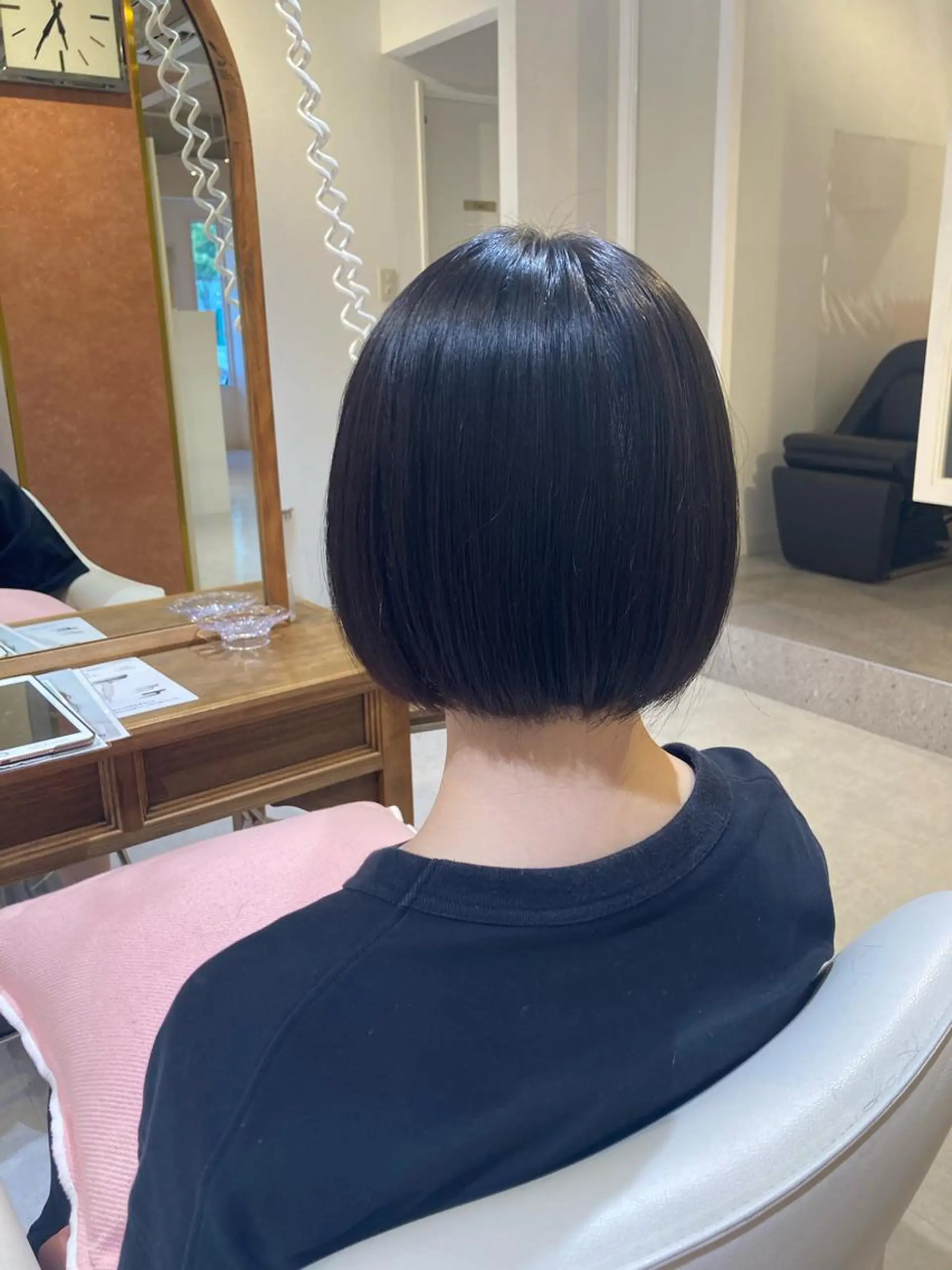 ミディアム ボブ 山﨑 まなかのヘアスタイル