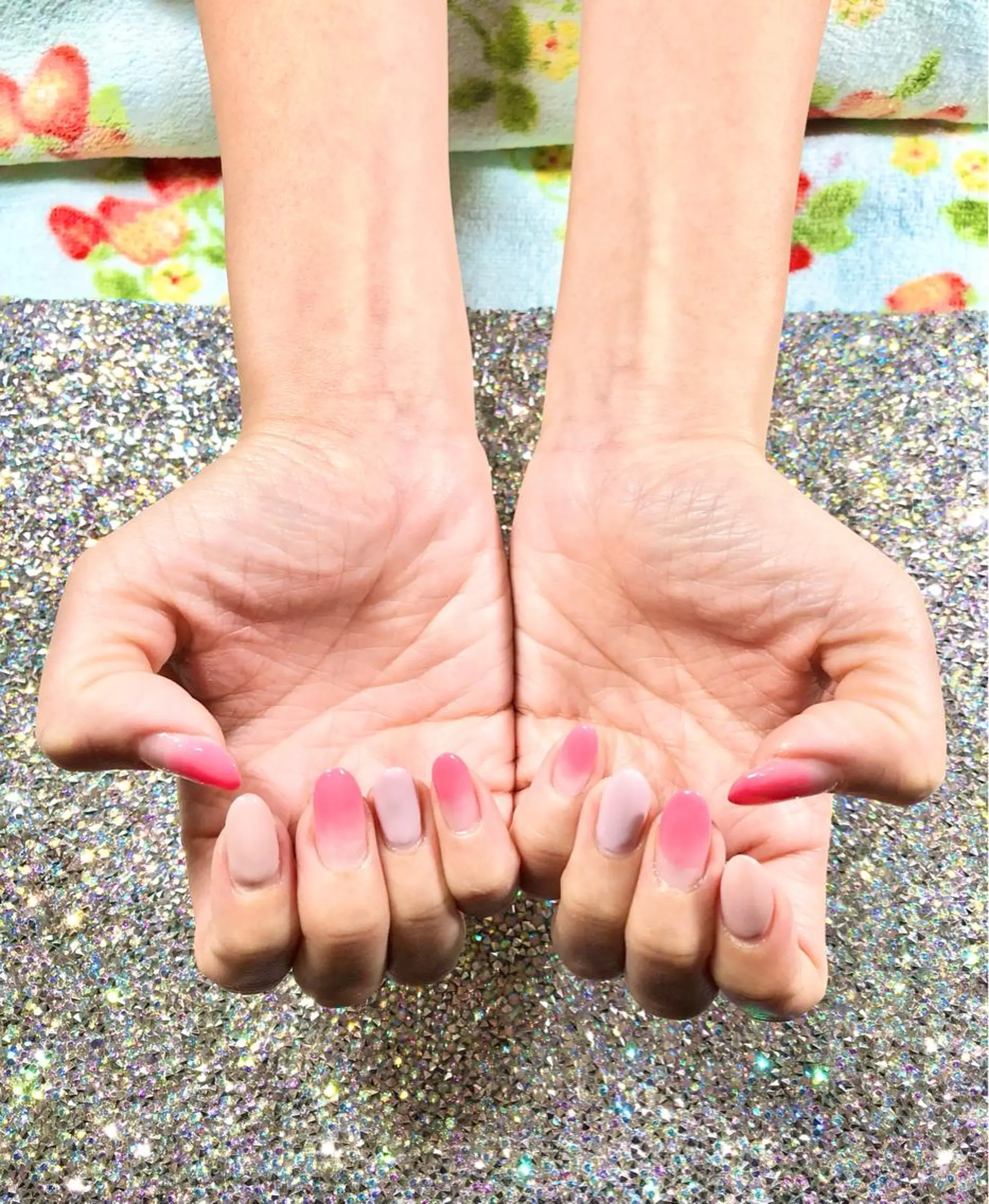 ネイル ブルー 桜ネイル グラデーション ピンク 春ネイル ハンドネイル Tairacchi タイラッチのエステ・リラクイメージ