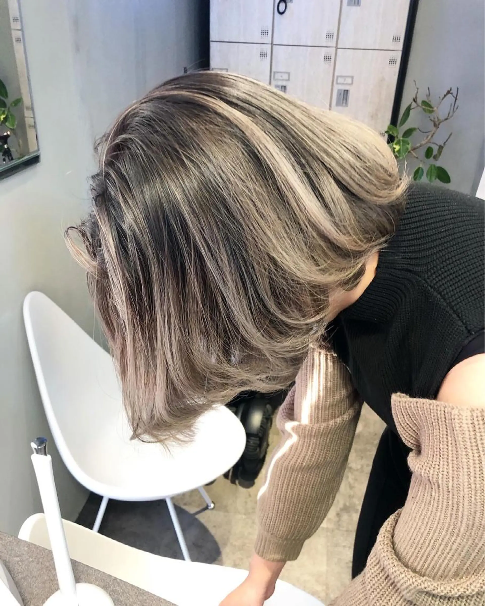 ショート 顔タイプ診断®︎ ハイトーンカラーのヘアスタイル