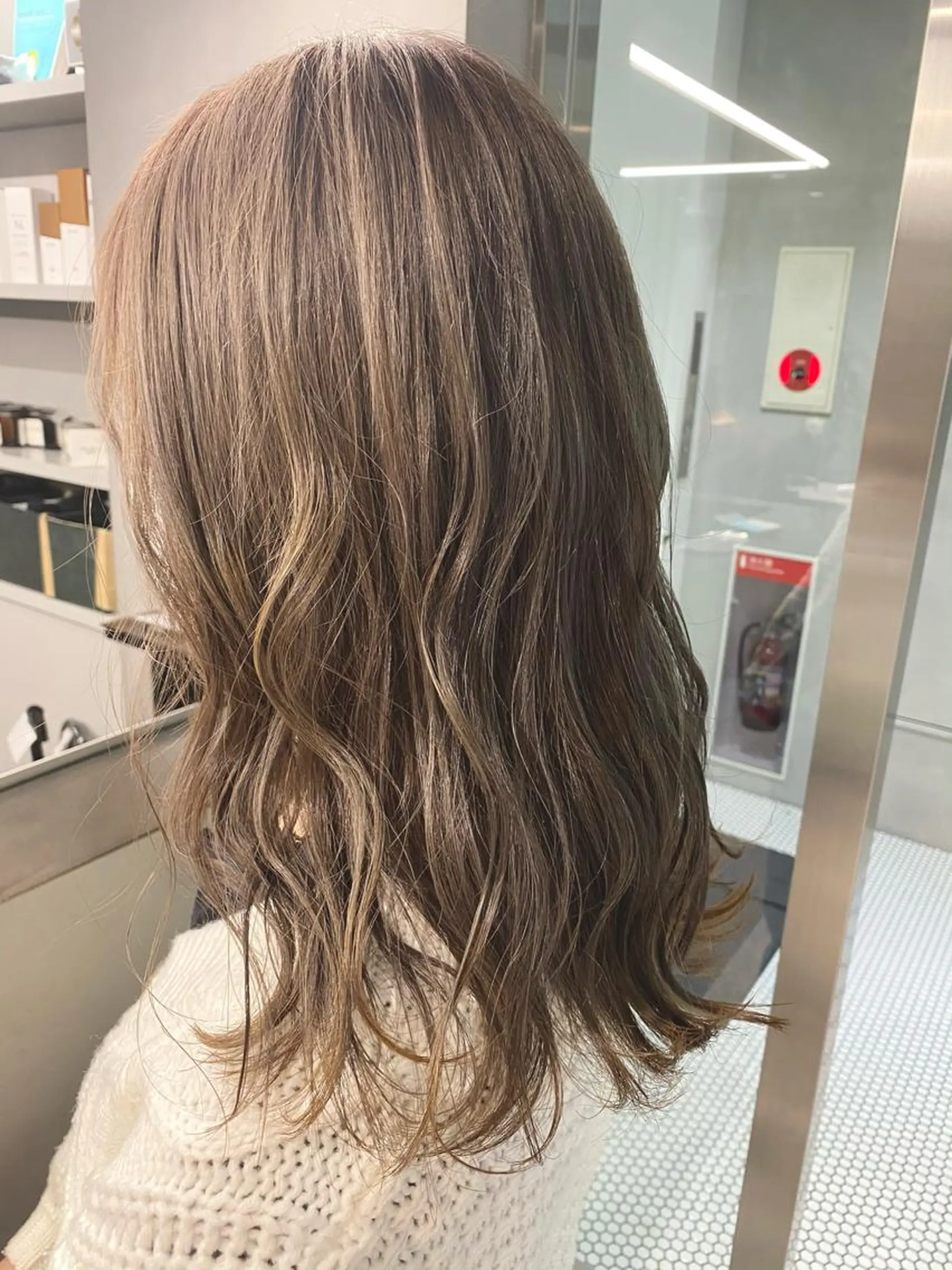 セミロング カラー M IIのヘアスタイル