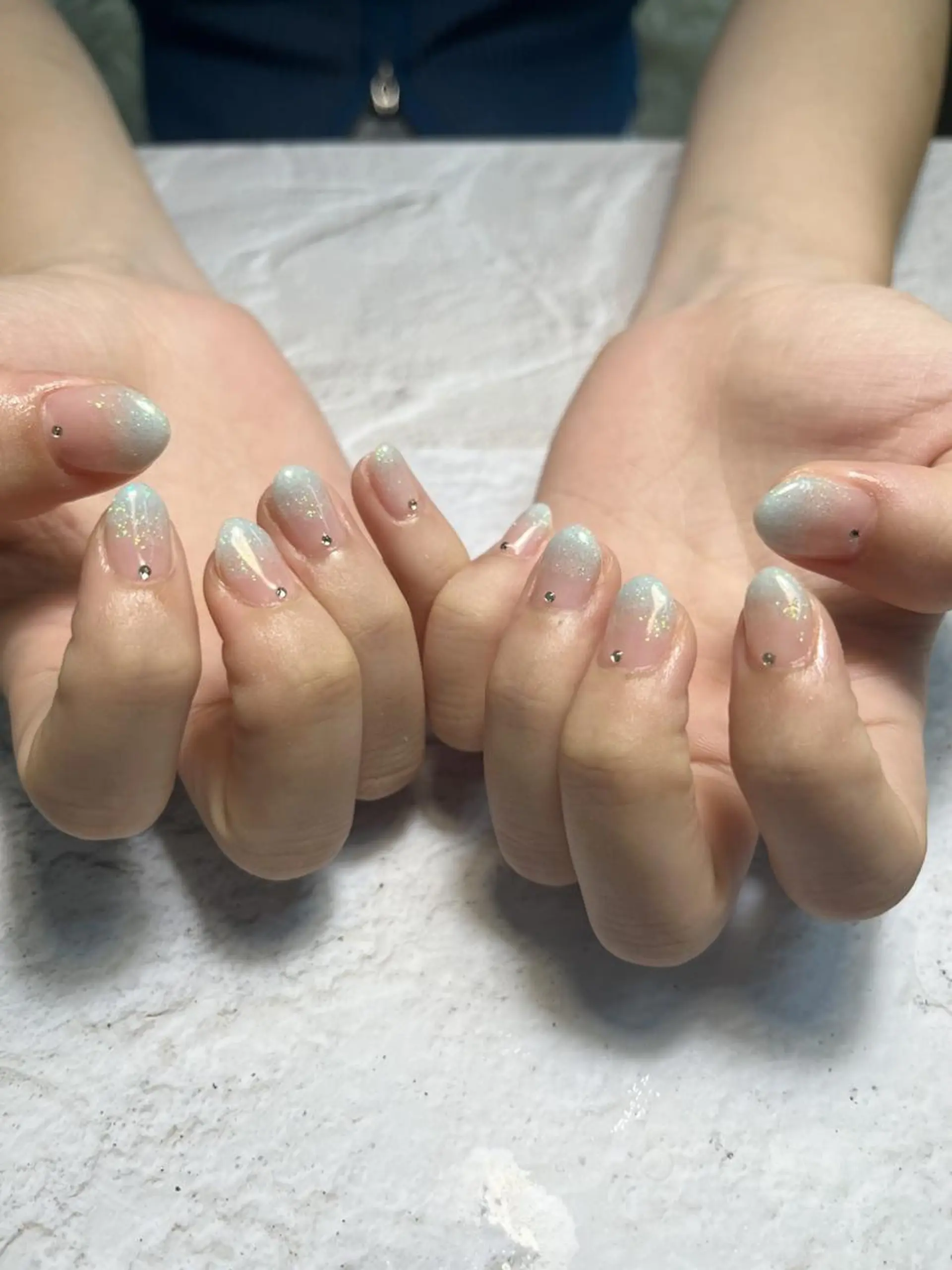 ネイル グラデーション ラメ(グリッター) ラメグラデーション ワンカラーネイル ストーンネイル ハンドネイル 優奈ﾃｨﾝ atelier-01のネイルデザイン