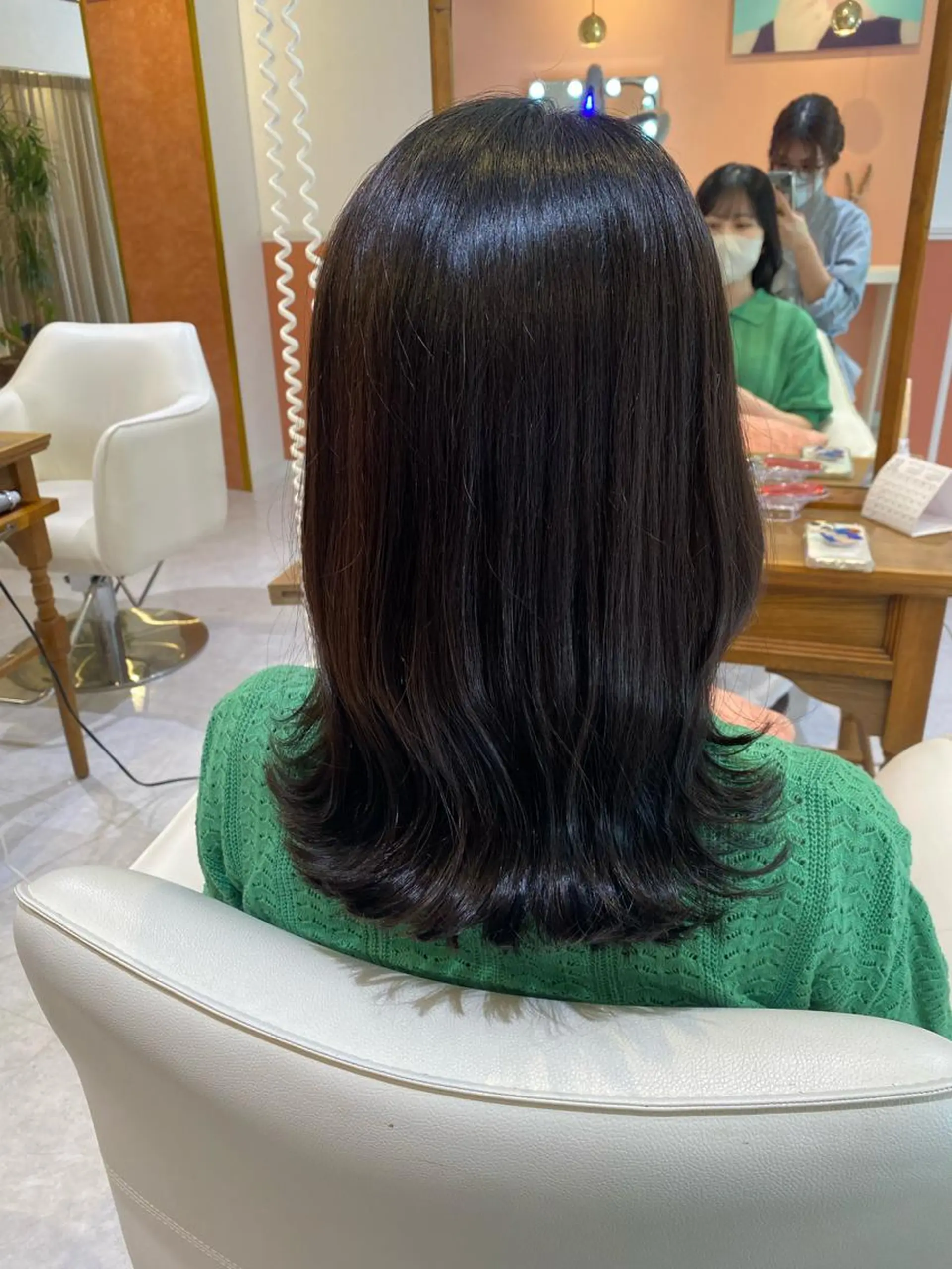 ミディアム カット ヘアカラー 梛木 唯のヘアスタイル