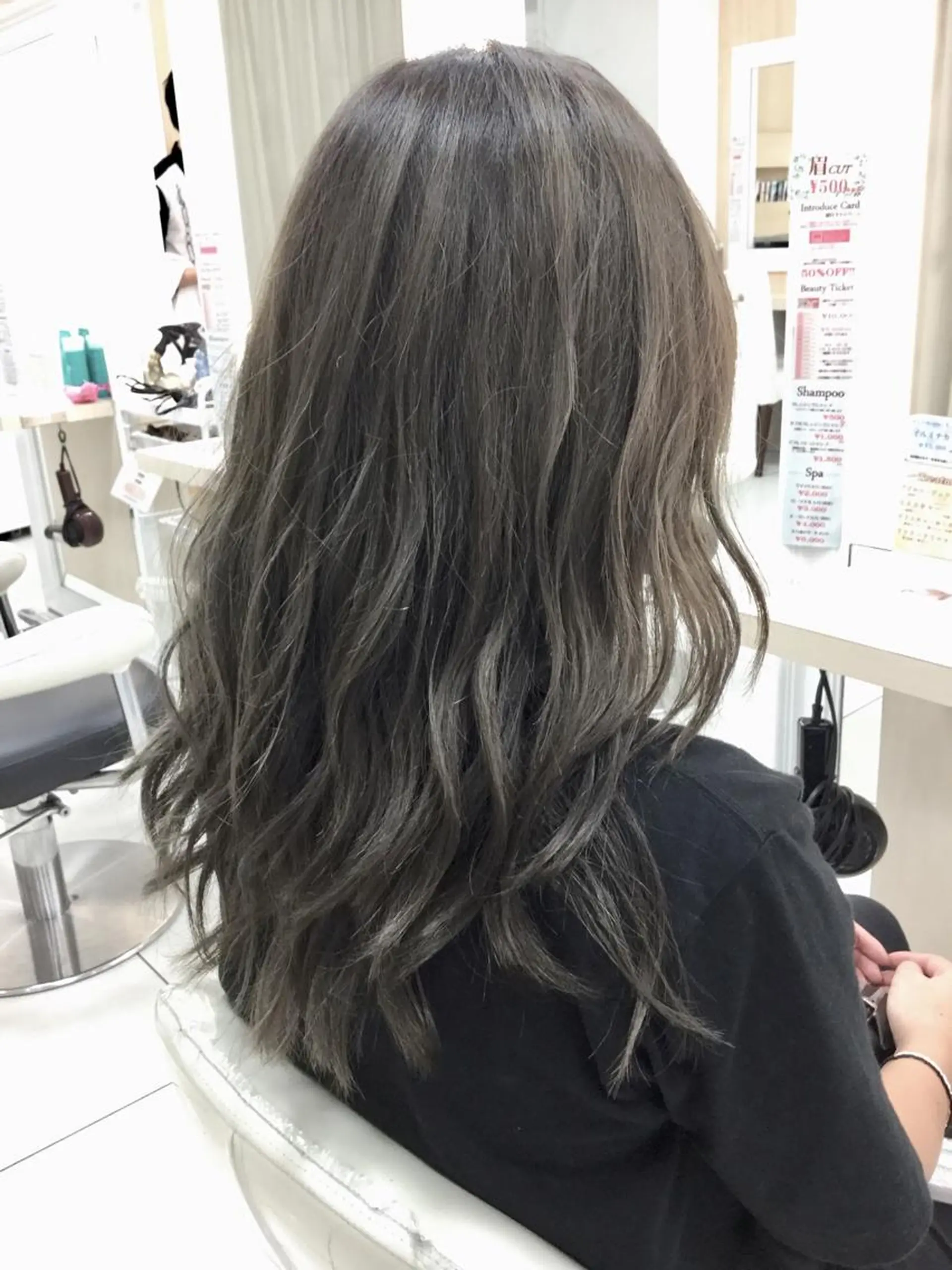 ロング ハイライト Ash 山田 勇太のヘアスタイル