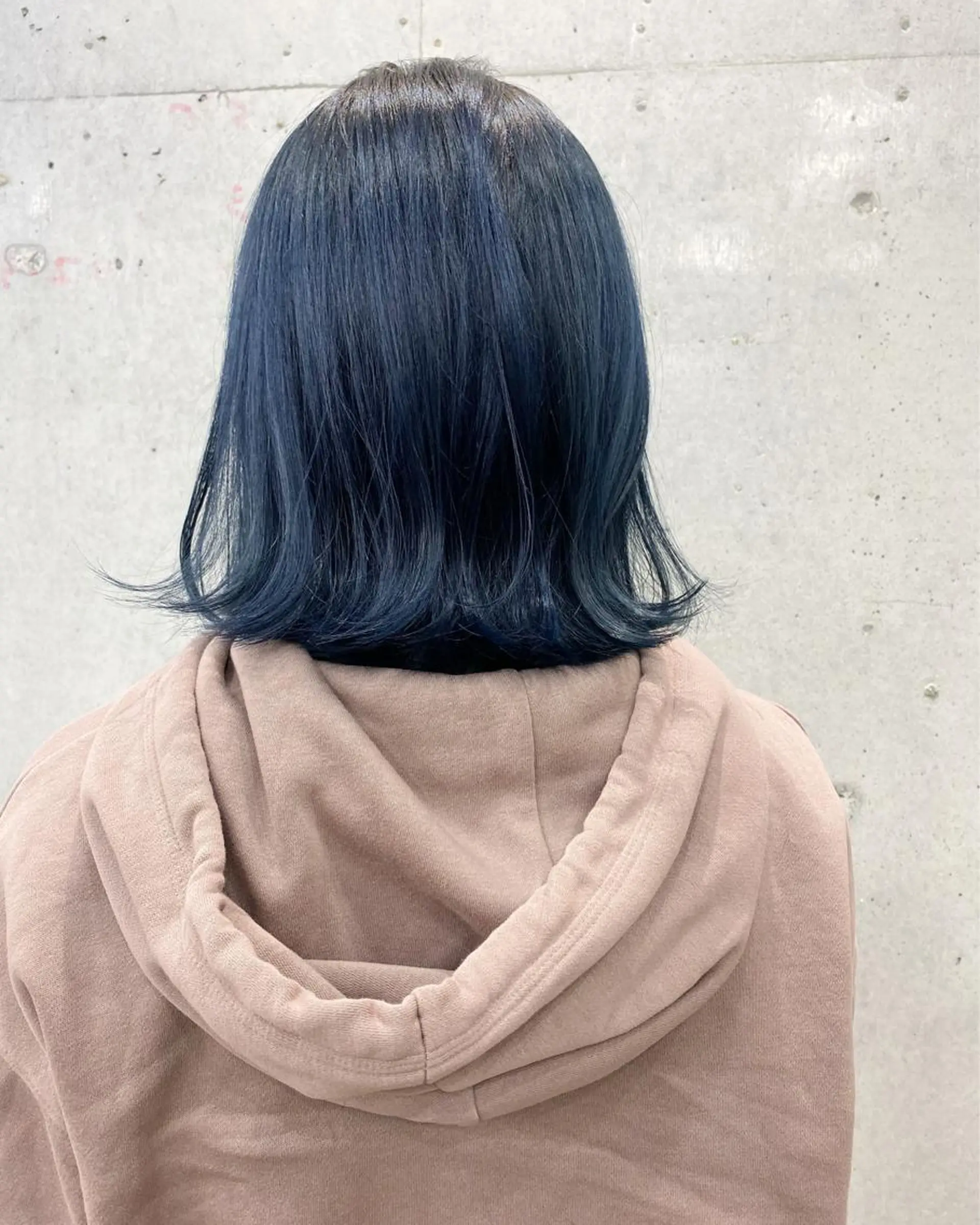 ミディアム カラー オリーブ/アッシュ やわらか透明感カラーのヘアスタイル