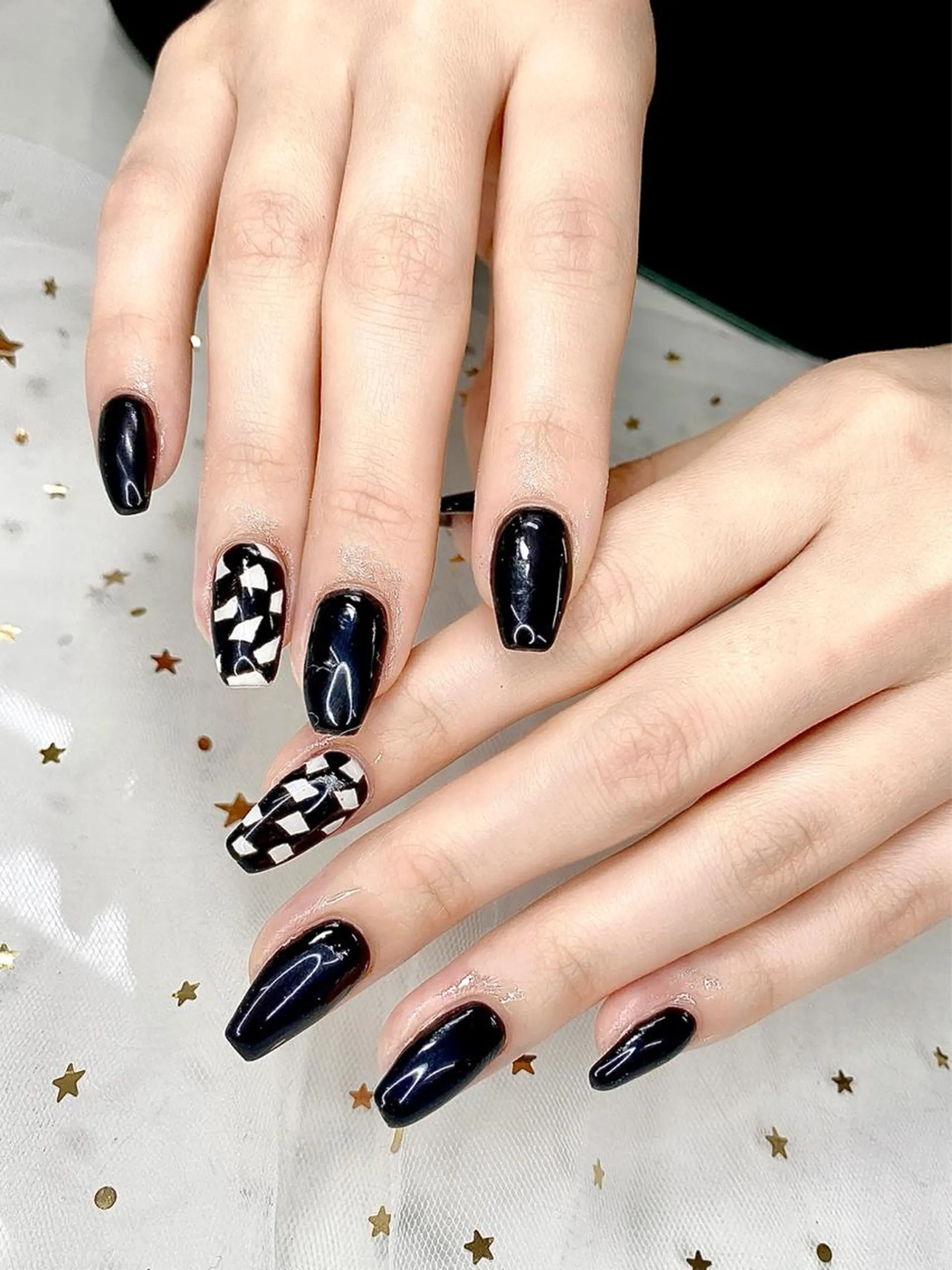 ネイル I-nailロング /ワンホン/キラキラのネイルデザイン