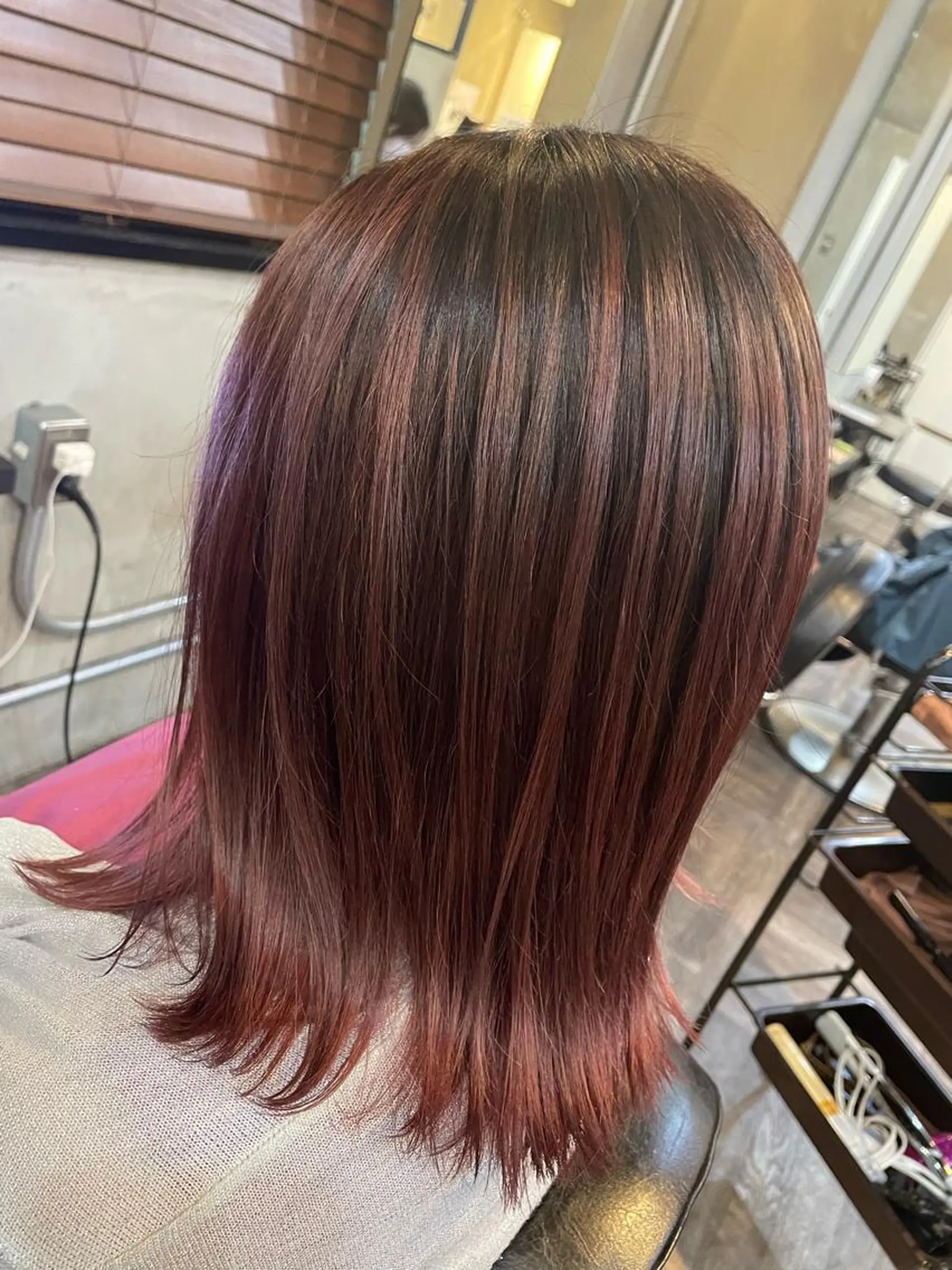 ミディアム カラー バレイヤージュ ブリーチ ピンクカラー レイヤーカット La fith 店長 城谷颯人のヘアスタイル