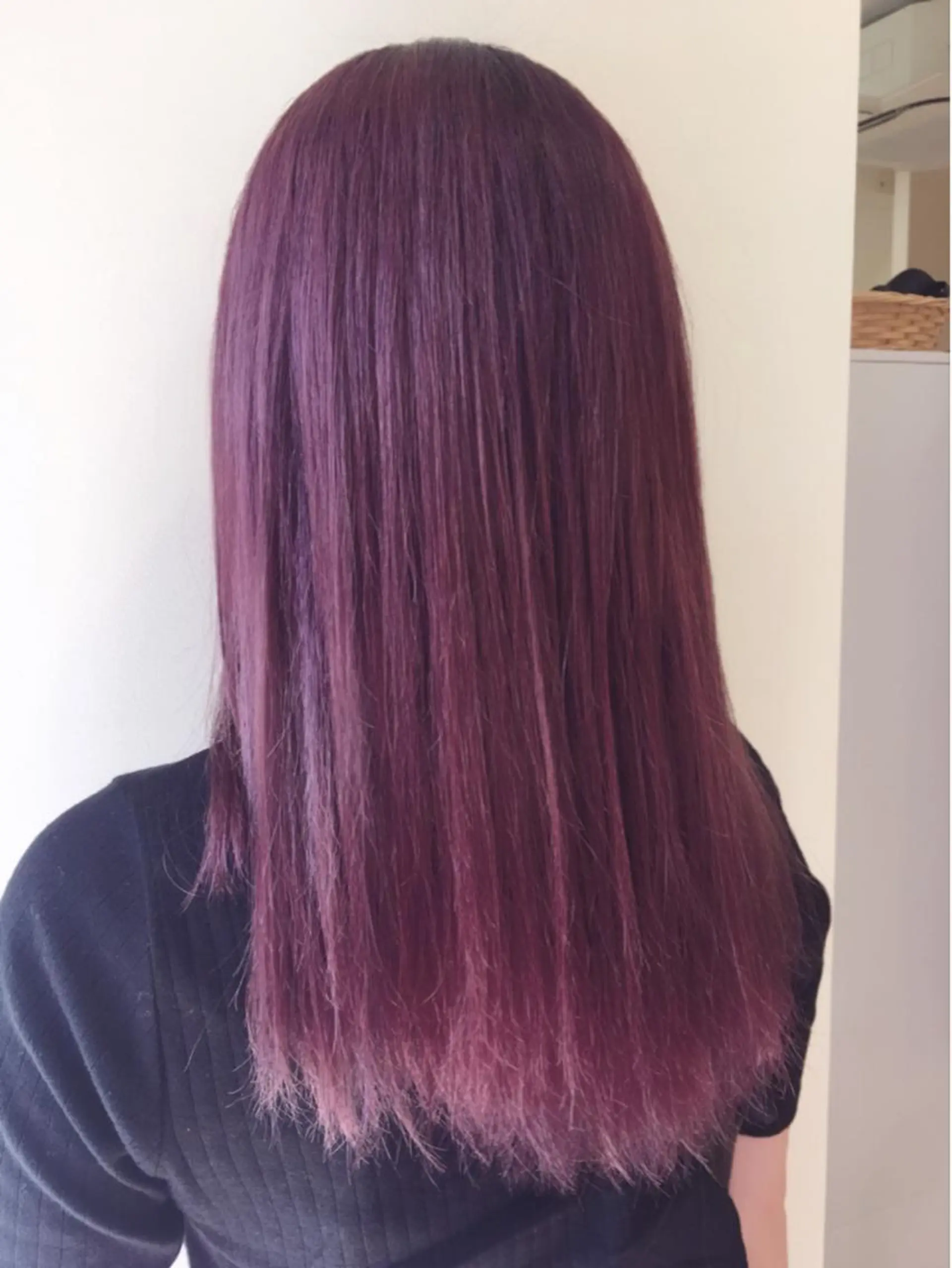 ロング カラー ブリーチ ピンクカラー レッドカラー ぱつっとボブ/ 小野あかねのヘアスタイル