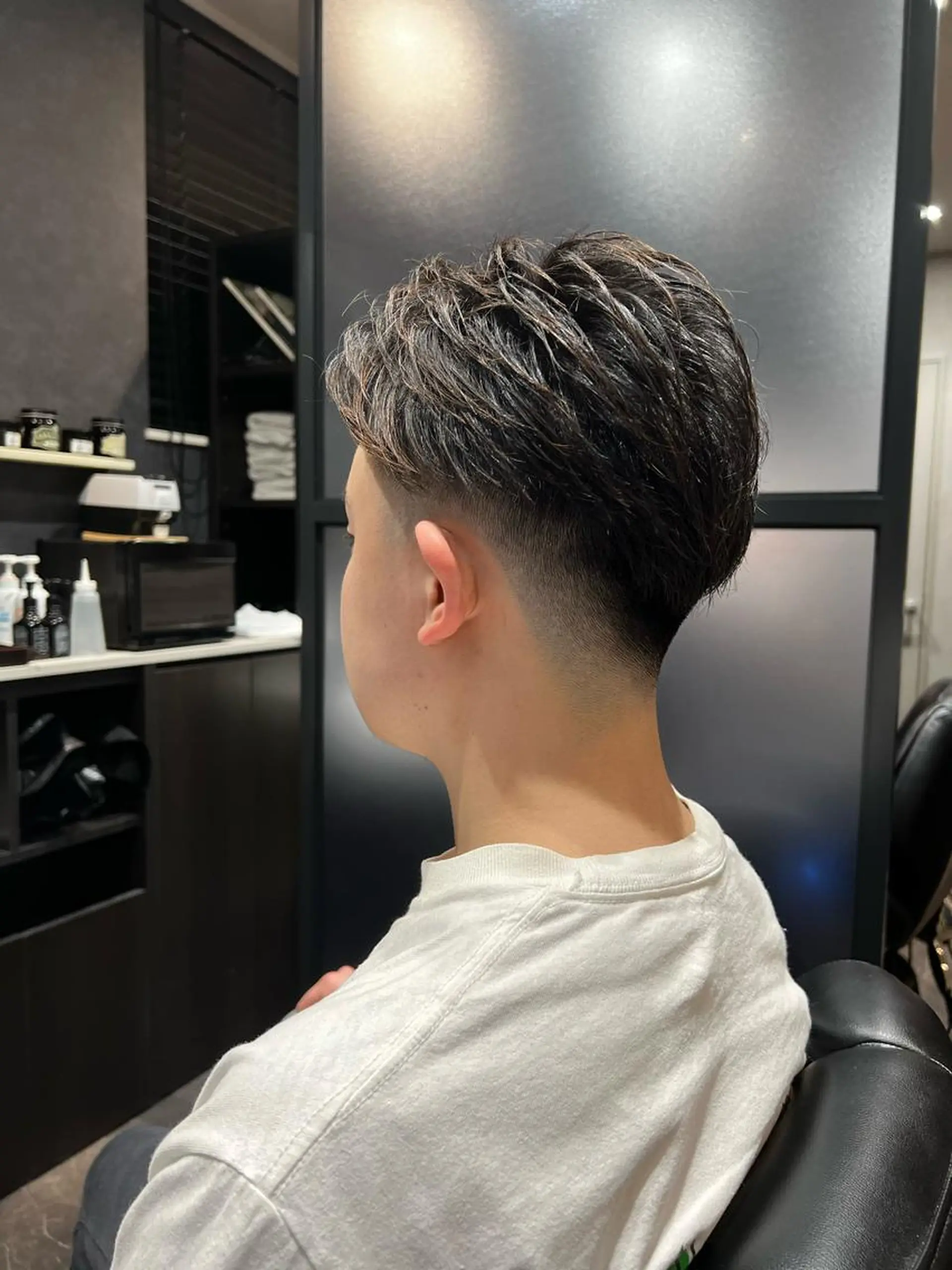 ショート カラー メンズ フェードカット メンズショート スキンフェード 刈り上げ メンズベリーショート カット BARBER SUGIYAMA所属・北千住理容室バーバー 小堀悠作のヘアスタイル