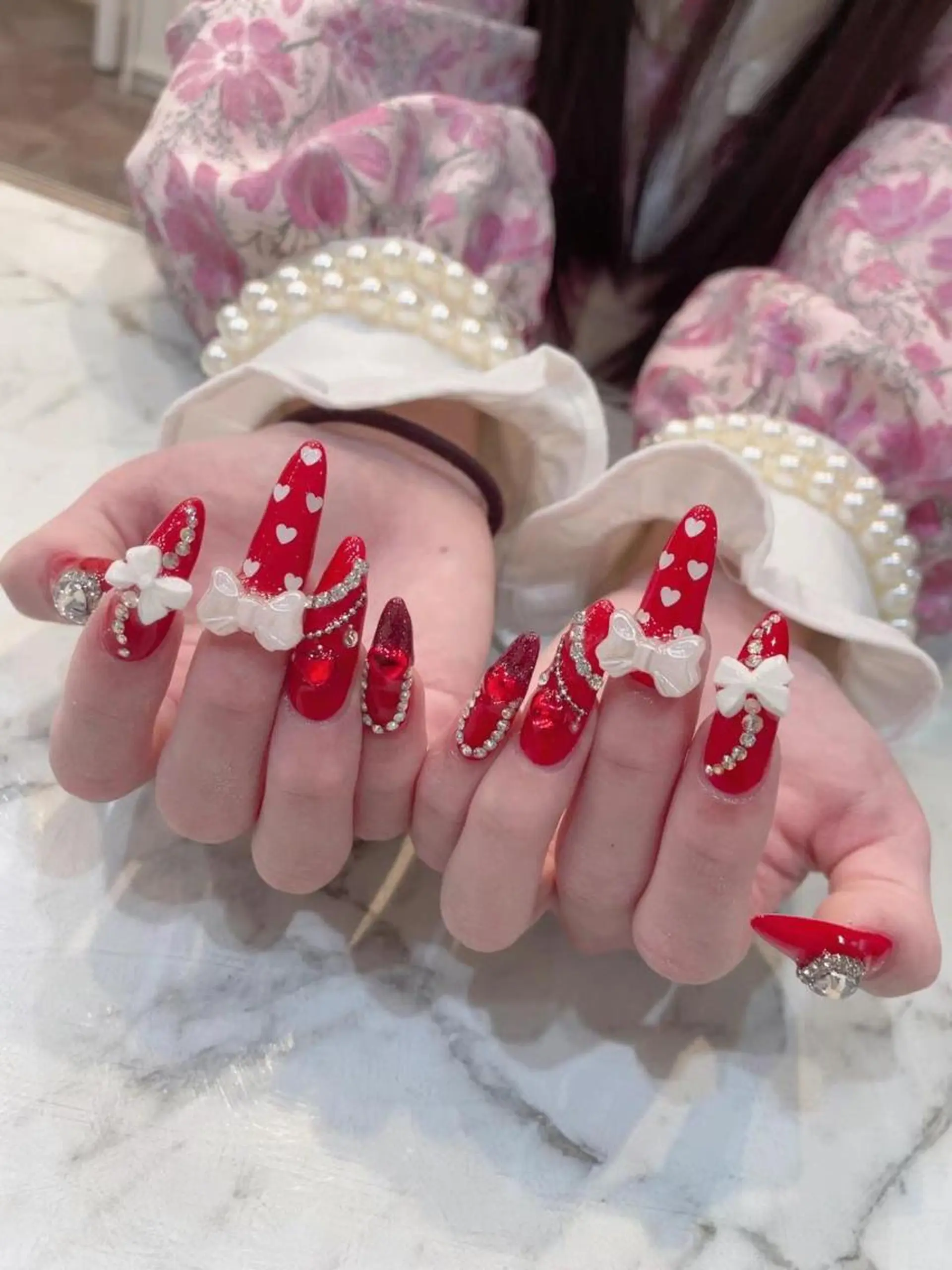 ネイル ハート 赤色 ホワイト Babarla　Nail　Salon所属・babarla Nailのネイルデザイン