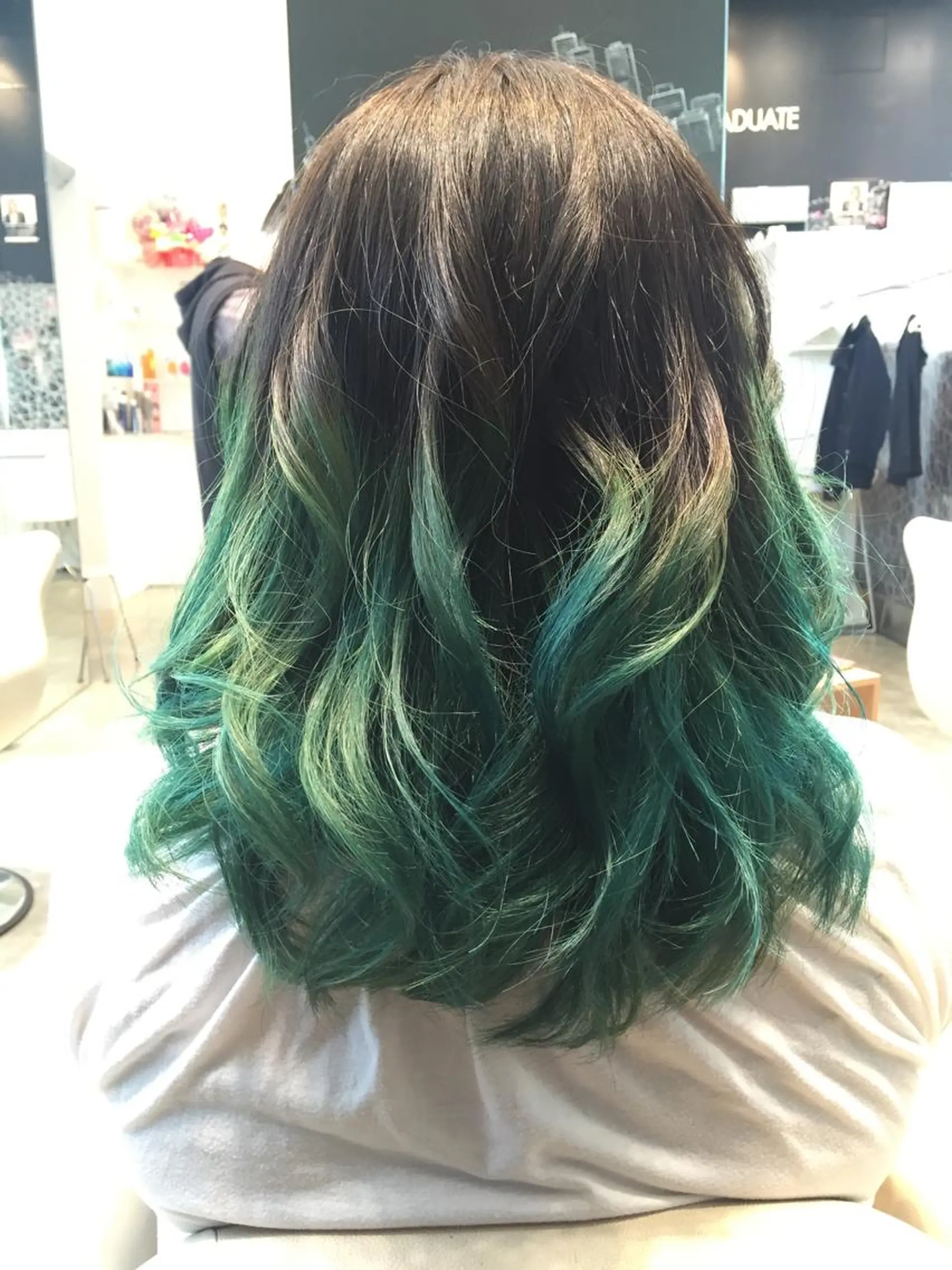 ミディアム セミロング ロング カラー グラデーションカラー Re:ta KANZOのヘアスタイル