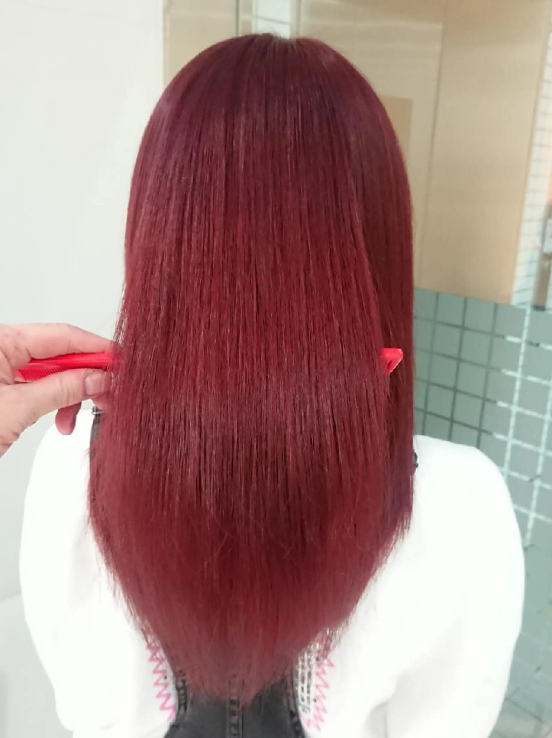セミロング カラー ブリーチ ボルドーカラー ケアブリーチ レッドカラー あらげ 🌈推しカラー🌈ᵕのヘアスタイル