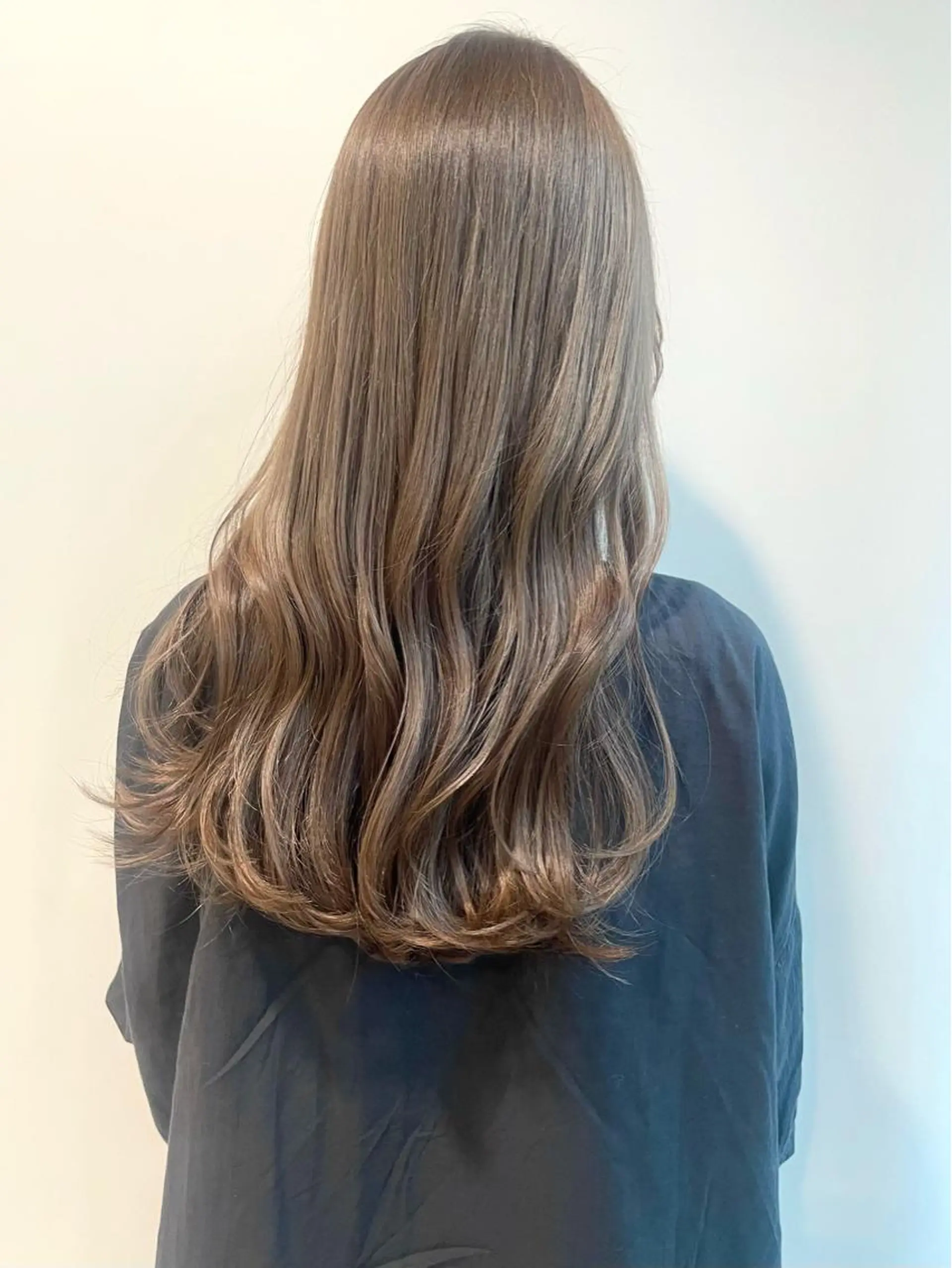 ロング カラー ヘアカラー 壽真央 /ブリーチカラーのヘアスタイル