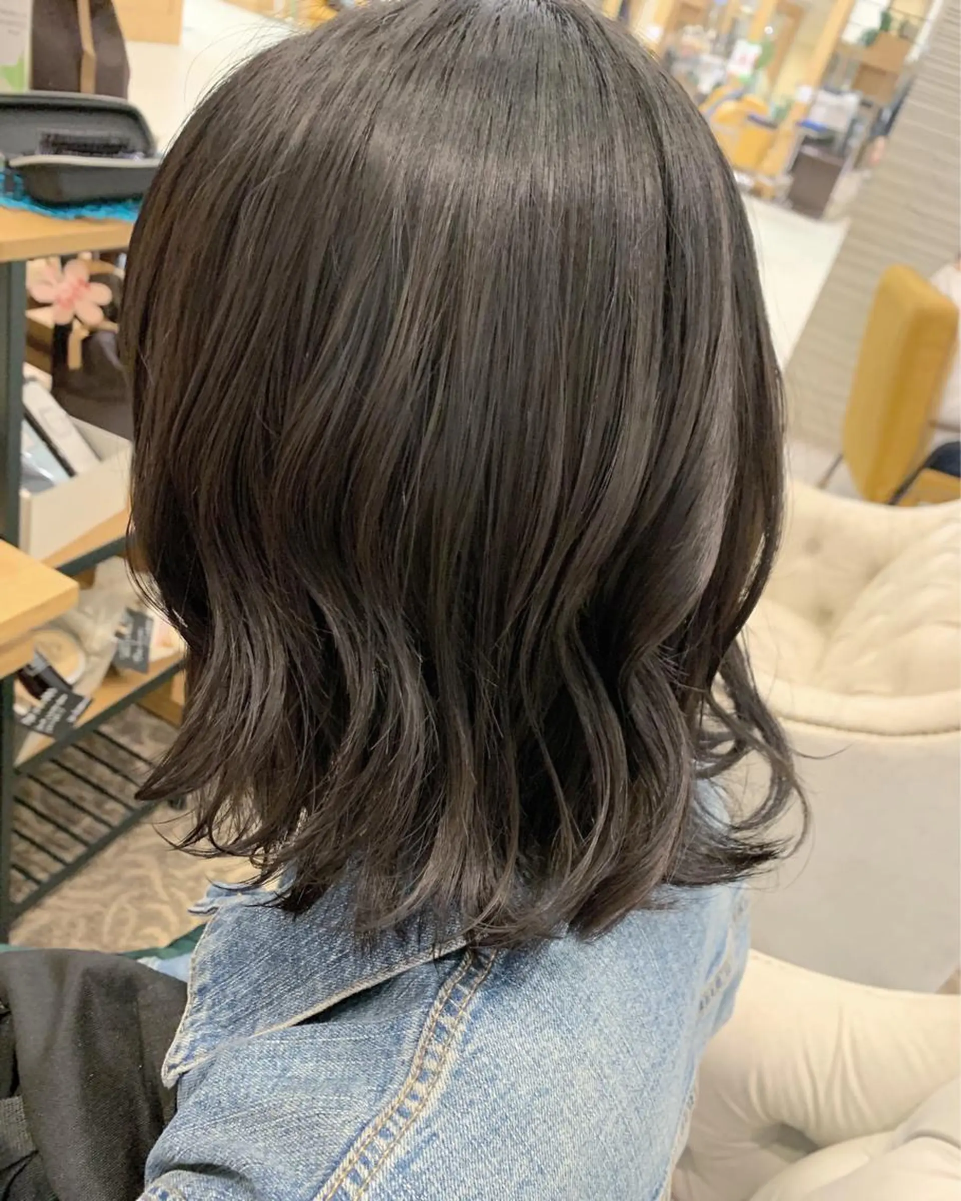 ミディアム カラー K. SUZUKAのヘアスタイル