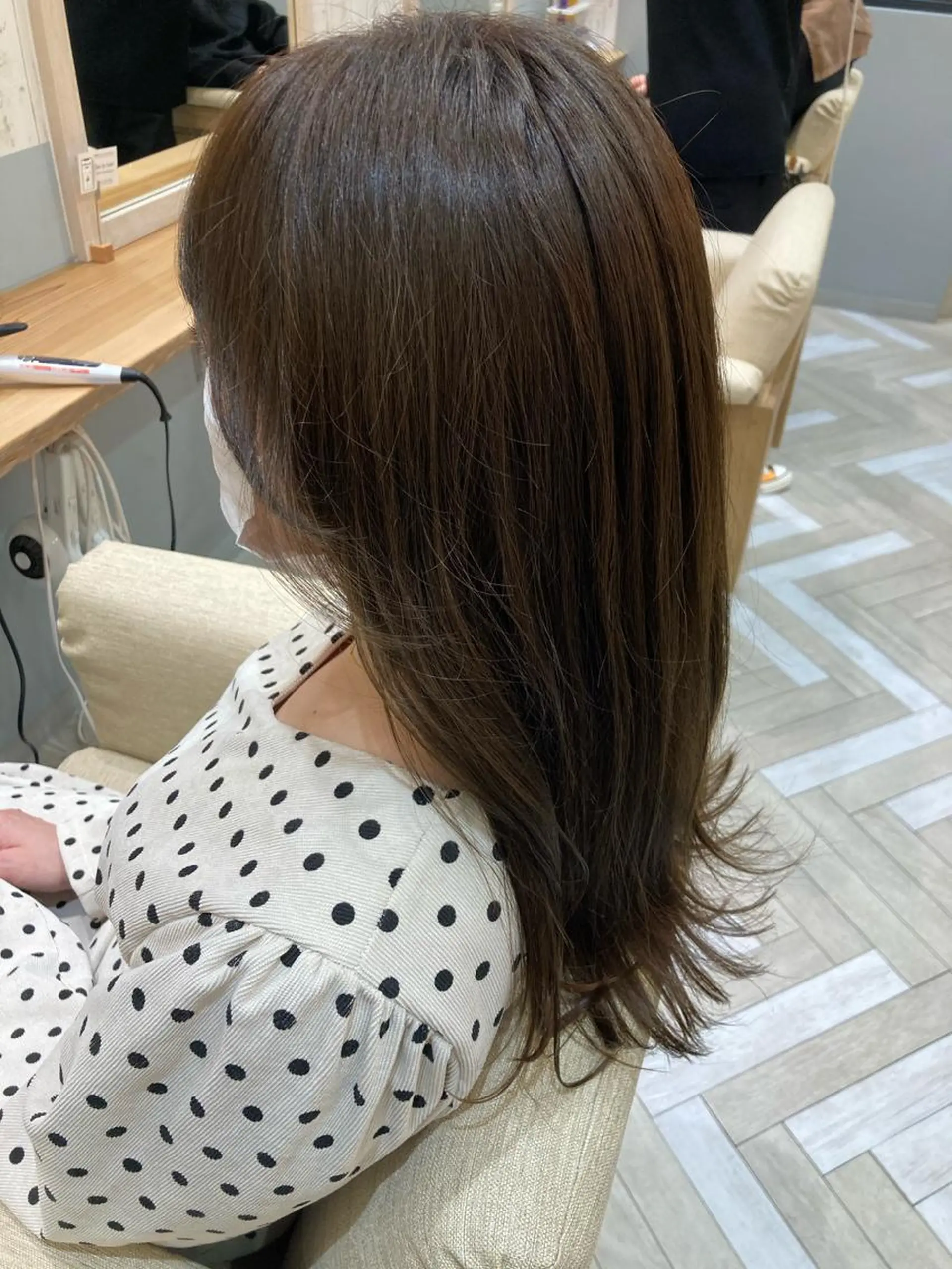 ロング カラー ベージュカラー ブリーチ 透明感カラー ブリーチなしカラー 顔まわりレイヤー Loom .by Sea  ルームバイシー所属・レイヤー/前髪/ 韓国/CHIHIROのヘアスタイル